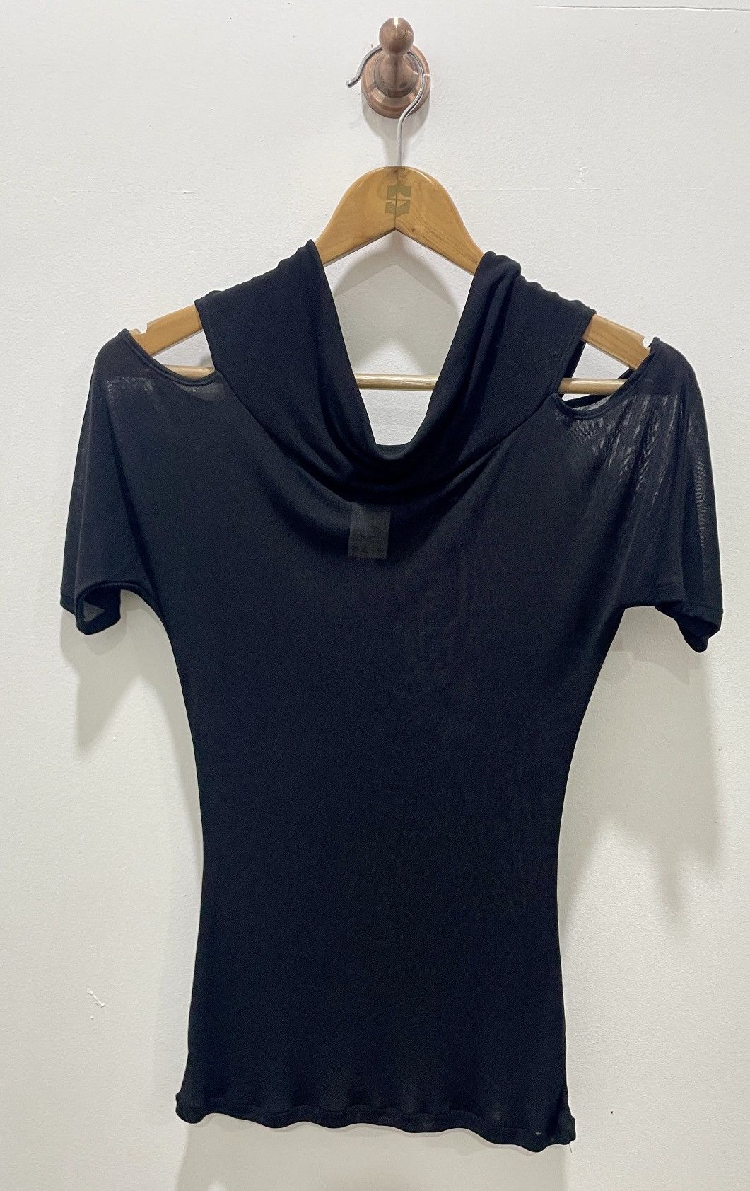 Yohji Yamamoto Yohji Yamamoto Cut Out Shoulder Blouse Black 100% Soie silk Size M / US 6-8 / IT 42-44 - 3 Thumbnail