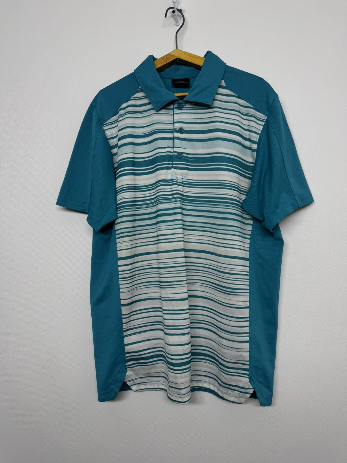 Oakley Vintage Y2k Oakley Golf Polo Size US M / EU 48-50 / 2 - 4 Thumbnail
