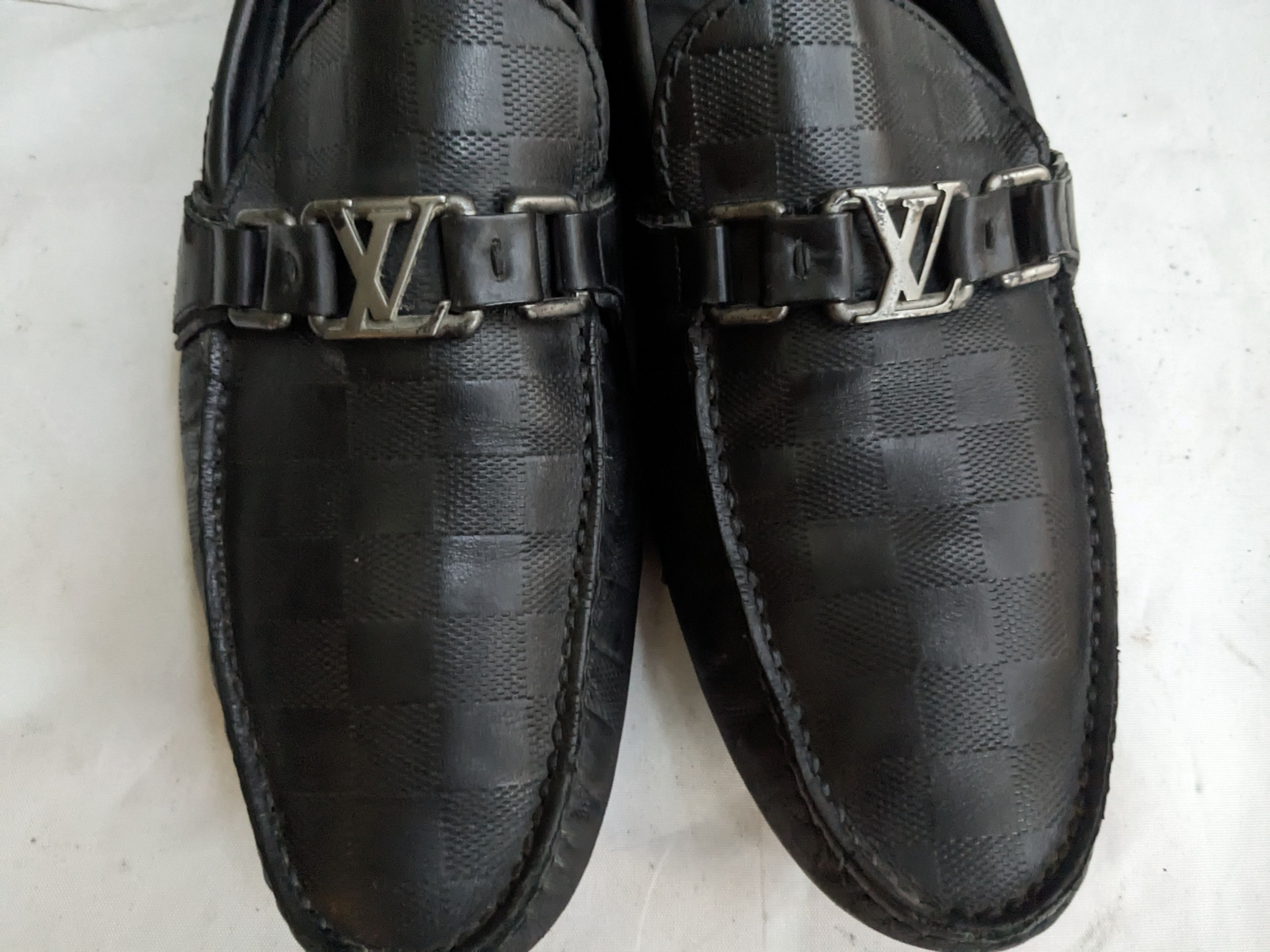 Louis Vuitton Louis Vuitton Driving Loafers Black 9 Leather LV Buckle Size US 9 / EU 42 - 5 Thumbnail