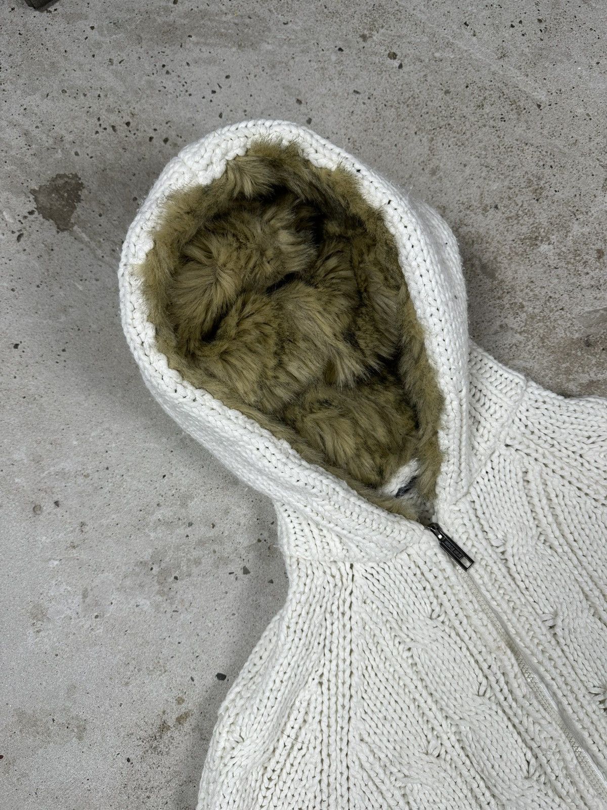 If Six Was Nine × Japanese Brand × Le Grande Bleu (L.G.B.) Vintage Y2K Faux Fur Cable Knit Full Zip Hooded Sweater Size US S / EU 44-46 / 1 - 11 Thumbnail