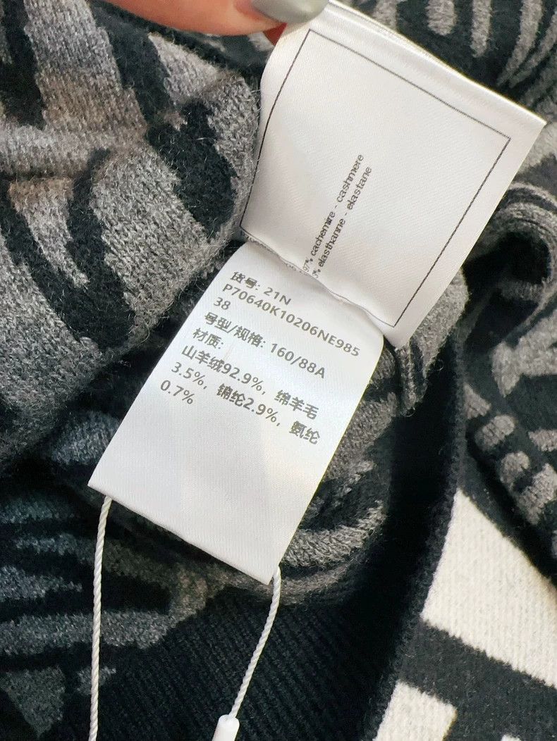 Chanel Chanel 21N Ski Series Coco neige Black Gray Letter Hooded Size XS / US 0-2 / IT 36-38 - 7 Thumbnail