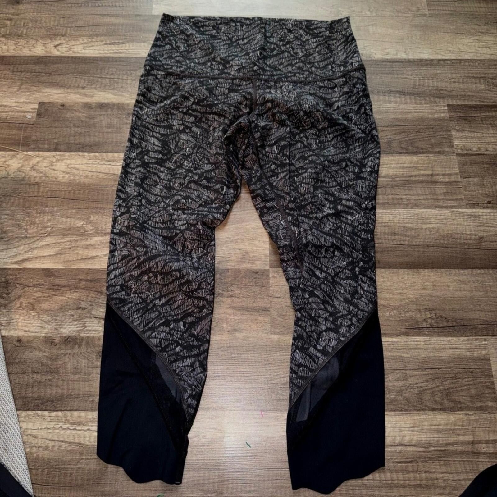 Lululemon Lululemon High Rise Crop Leggings Size 30" / US 8 / IT 44 - 1 Thumbnail