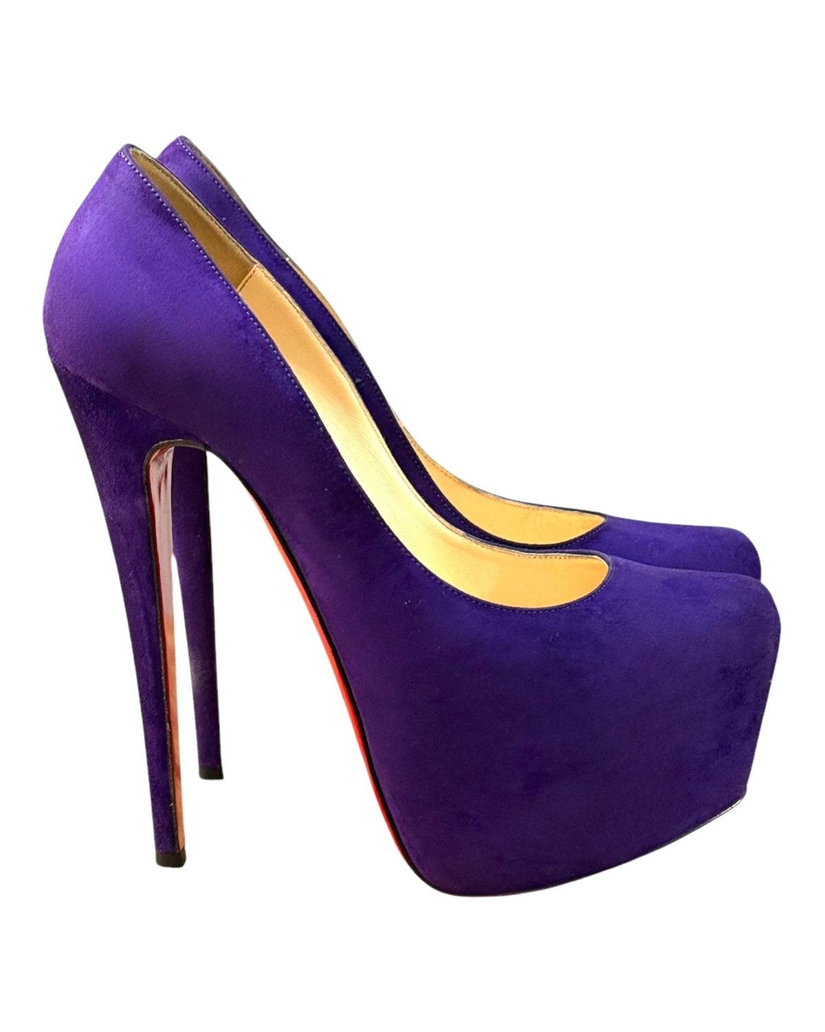 Christian Louboutin Daffodile Pumps in Purple Suede