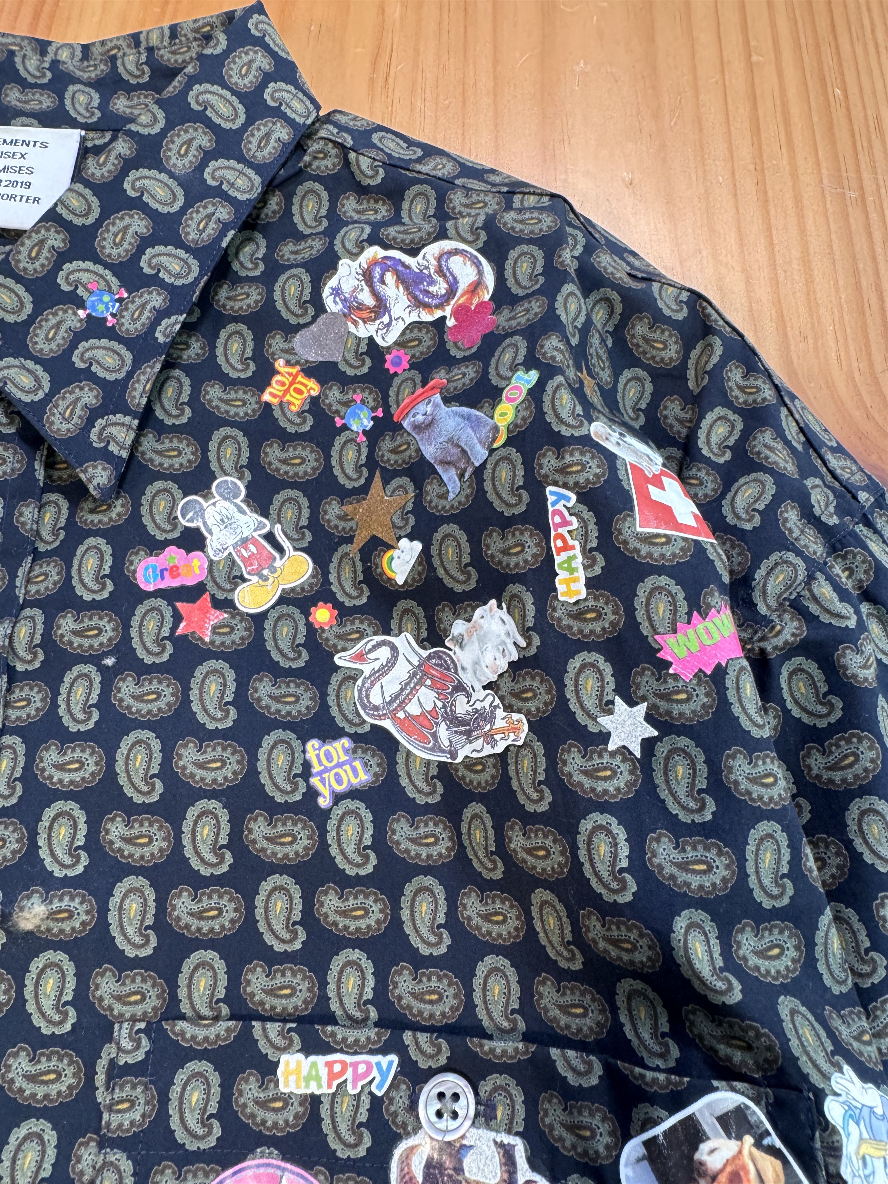 Vetements Vetements RUNWAY paisley & stickers print shirt Size US M / EU 48-50 / 2 - 6 Thumbnail