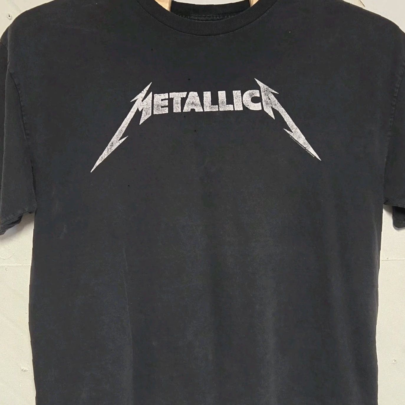 Vintage VINTAGE Metallica T-Shirt DISTRESSED Y2K FADED BLACK Crew Neck Short Sleeve size XL Men 90s Band Music Graphic Print T-Shirt Size US XL / EU 56 / 4 - 3 Thumbnail