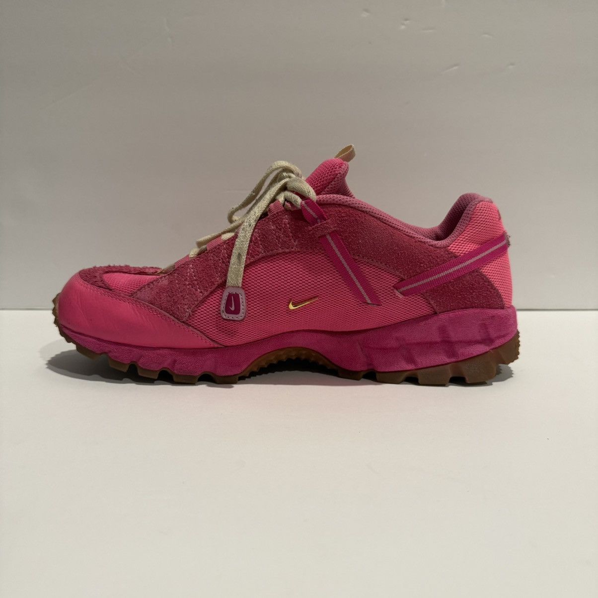 Jacquemus × Nike Air Humara Size US 10 / EU 43 - 3 Thumbnail
