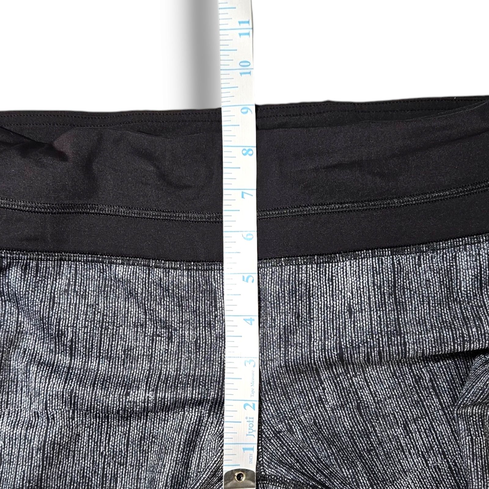 Lululemon EUC Lululemon Run Inspire Crop Pants Sz. 6 Burlap Texture Size 28" / US 6 / IT 42 - 10 Thumbnail