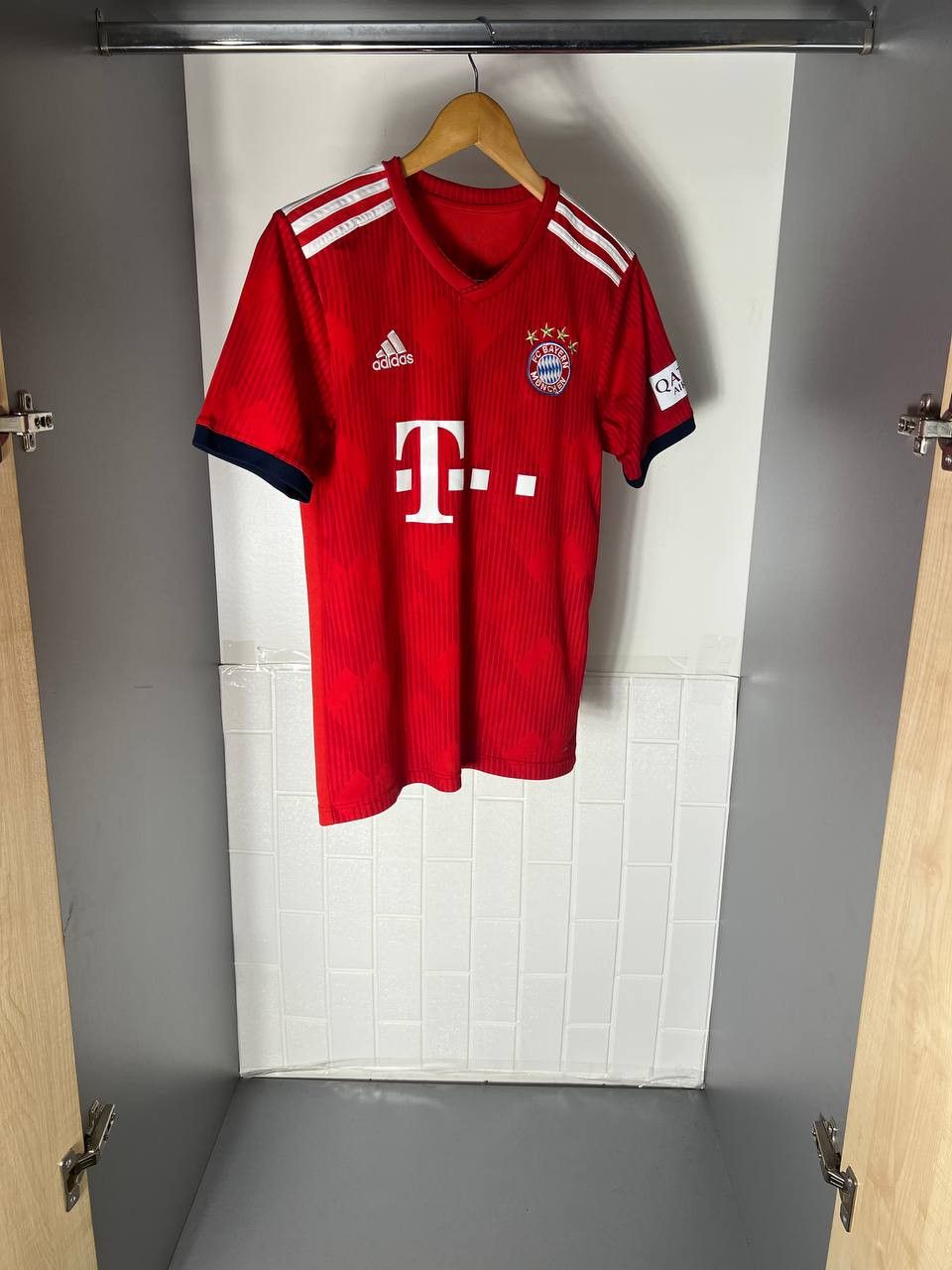 Vintage VERY RARE ADIDAS FC BAYERN MUCHEN SOCCER JERSEY Y2K 90s Size US S / EU 44-46 / 1 - 4 Thumbnail