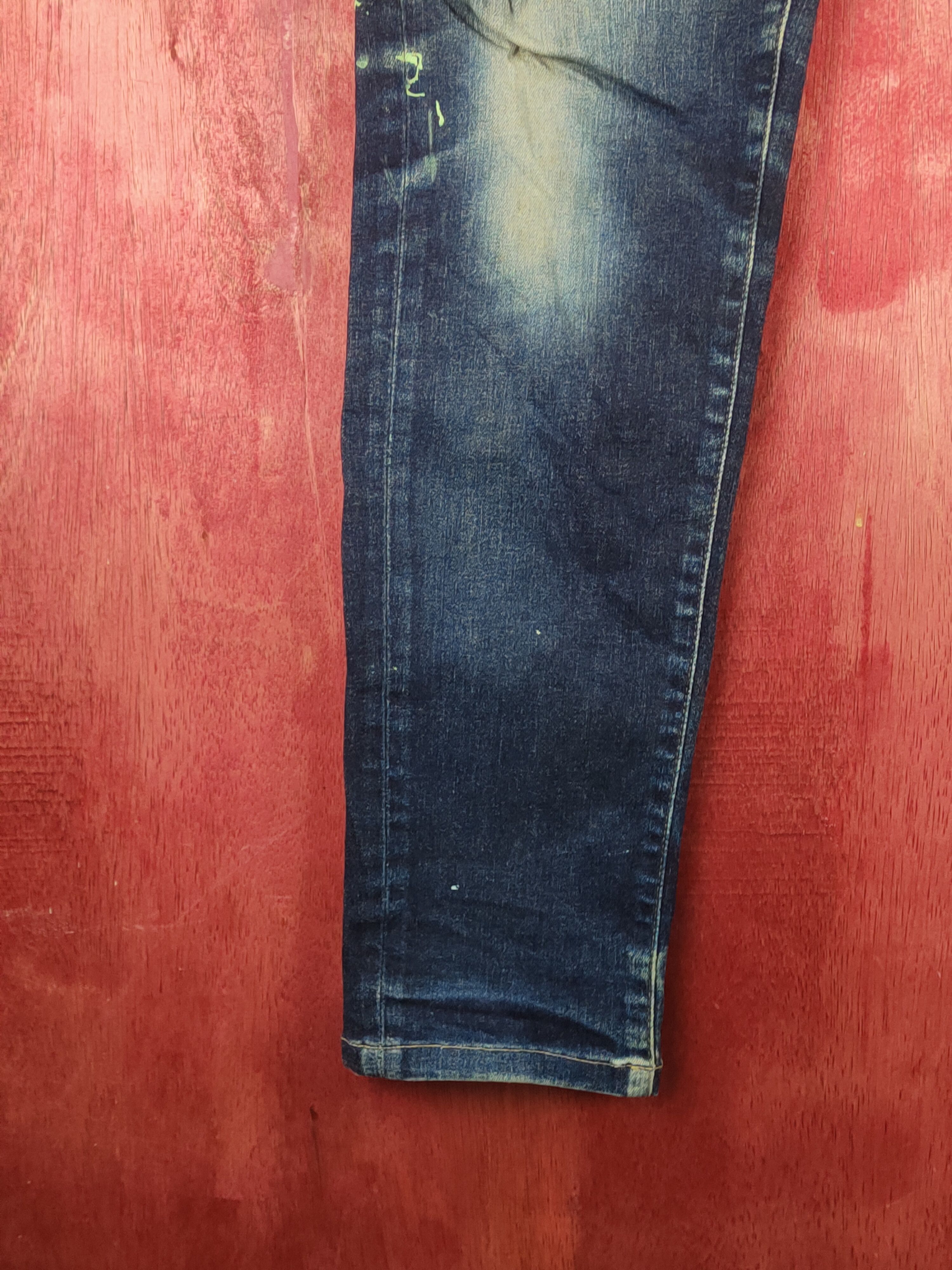 Japanese Brand Uniqlo Dark Blue Distressed Ripped Jeans #S2363 Size US 31 - 4 Thumbnail