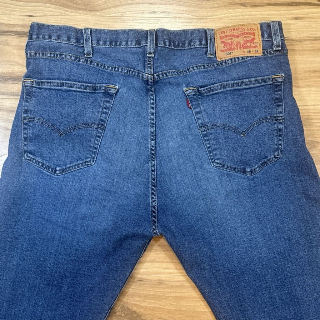 Levi's Levi’s 501 Men’s Jeans W38 L32 Blue Button Fly Straight Leg Size US 38 / EU 54 - 4 Thumbnail