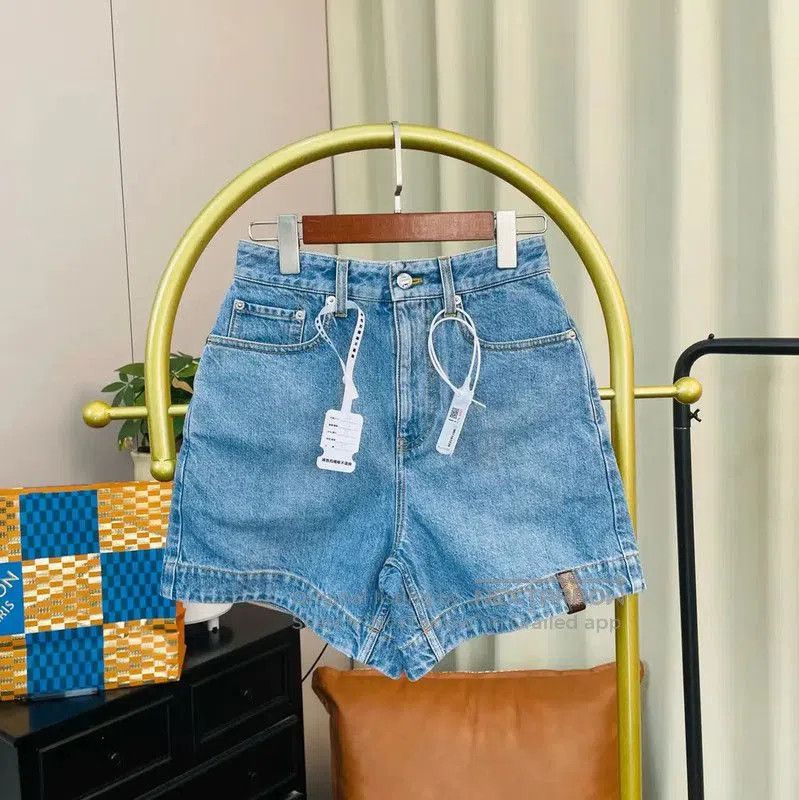 Louis Vuitton Louis Vuitton Blue Denim Shorts for Women . Size 24" / US 00 / IT 34 - 1 Thumbnail
