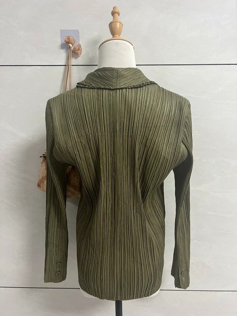 Issey Miyake Issey Miyake Dark green pleated cardigan Size S / US 4 / IT 40 - 2 Thumbnail