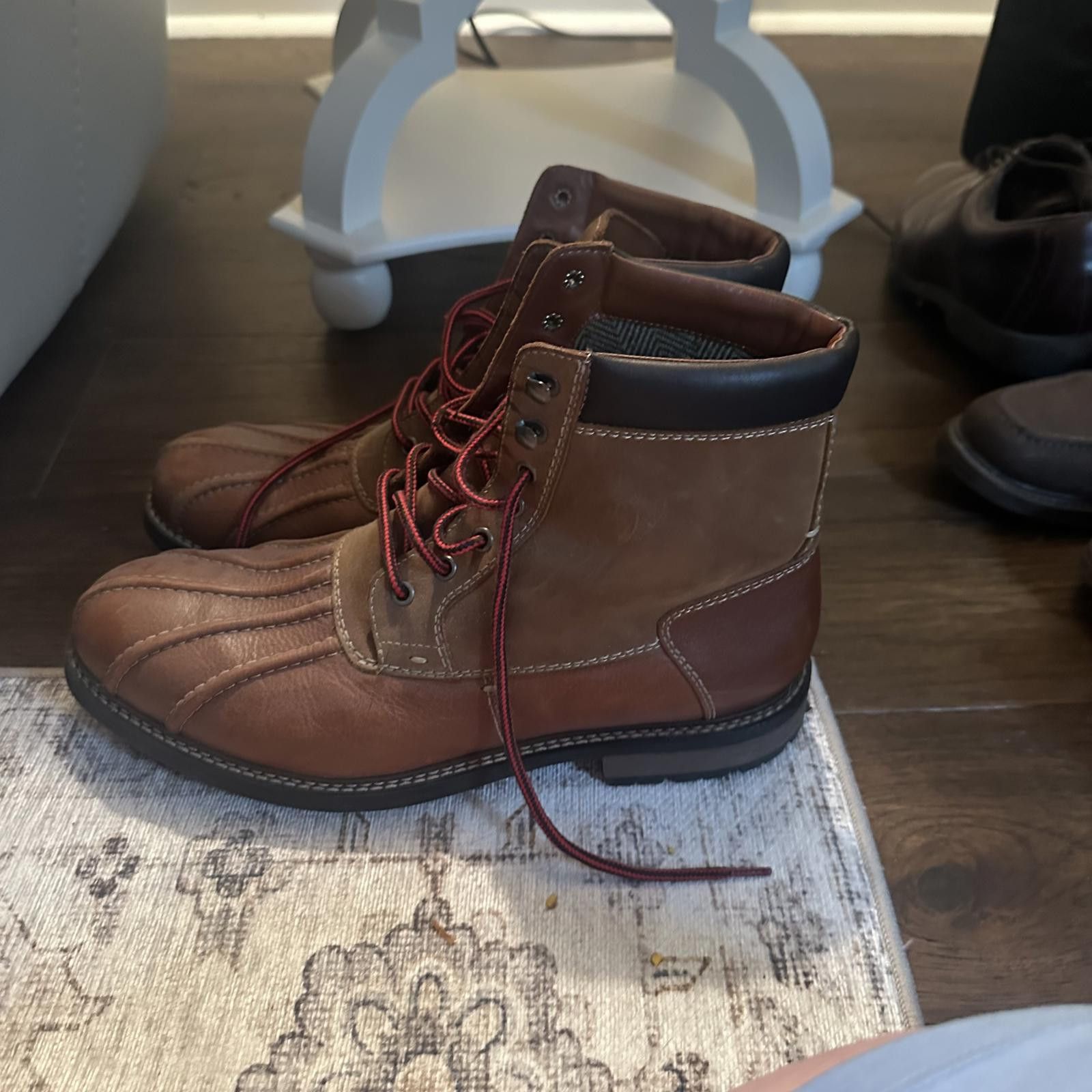 Johnston & Murphy Johnston and Murphy Mens Hiking Boots with Red Laces Size US 10 / EU 43 - 1 Thumbnail