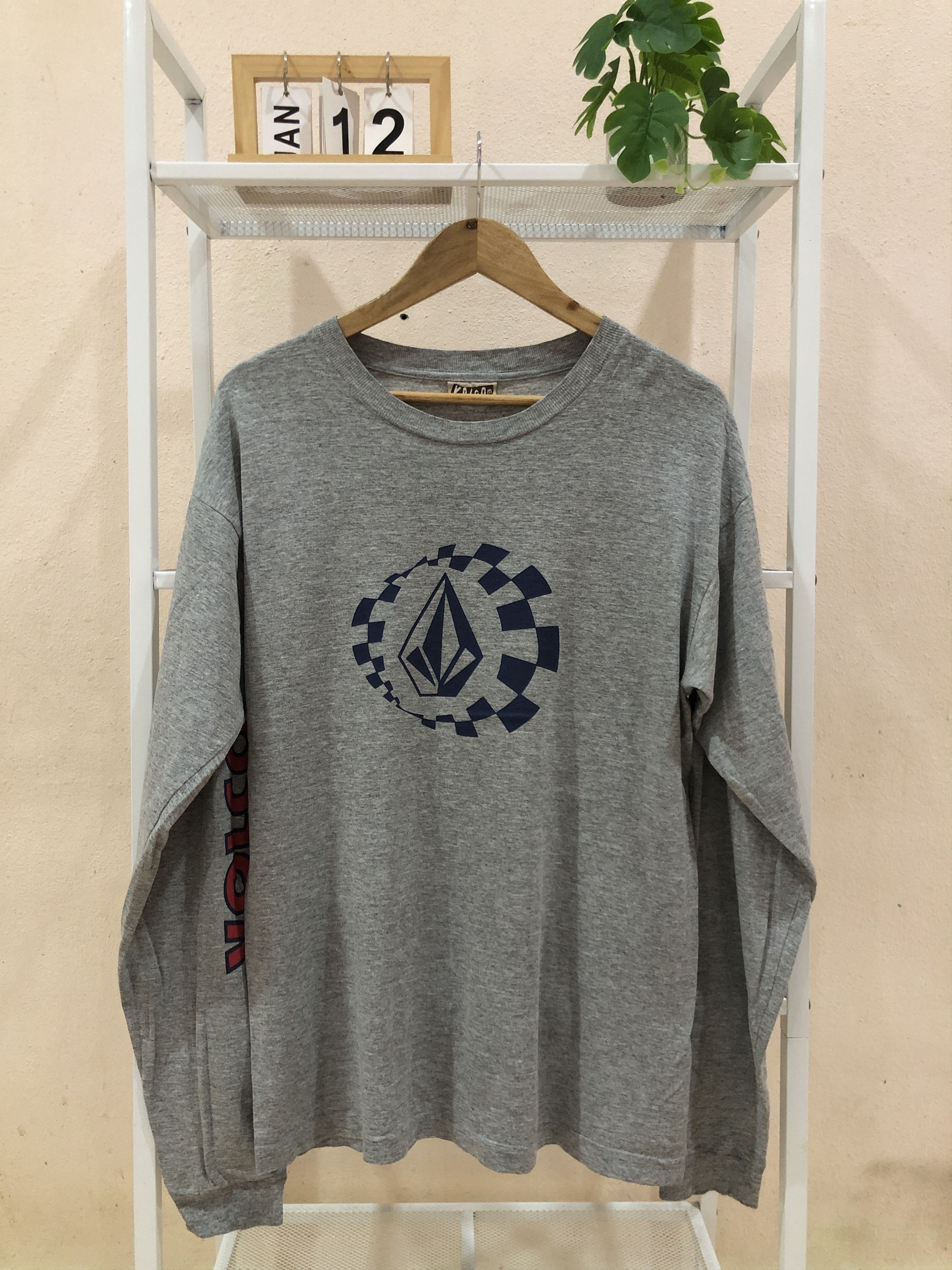 Volcom Vintage Volcom Graphic Iconic Logo Long Sleeve Tshirts Size US M / EU 48-50 / 2 - 1 Thumbnail