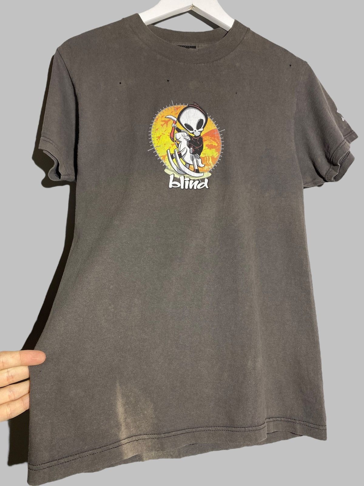 Blind Skateboards 🔥 VINTAGE BLIND SKATEBOARDS USA DISTRESSED T-SSHIRT HOOK UPS Size US S / EU 44-46 / 1 - 3 Thumbnail