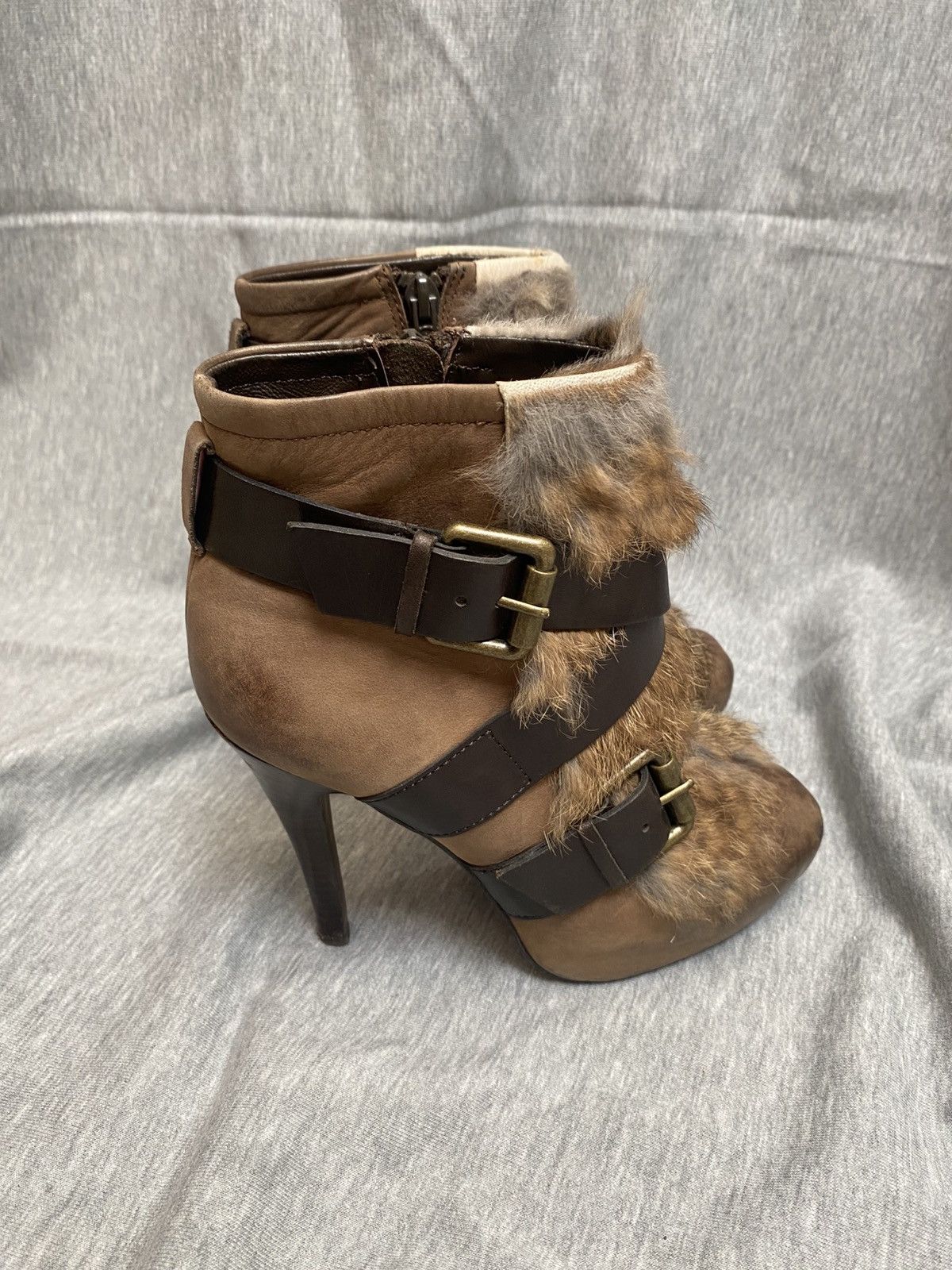 ASH High heels in genuine leather and furr bondage with buckles Size US 5 / IT 35 - 8 Thumbnail