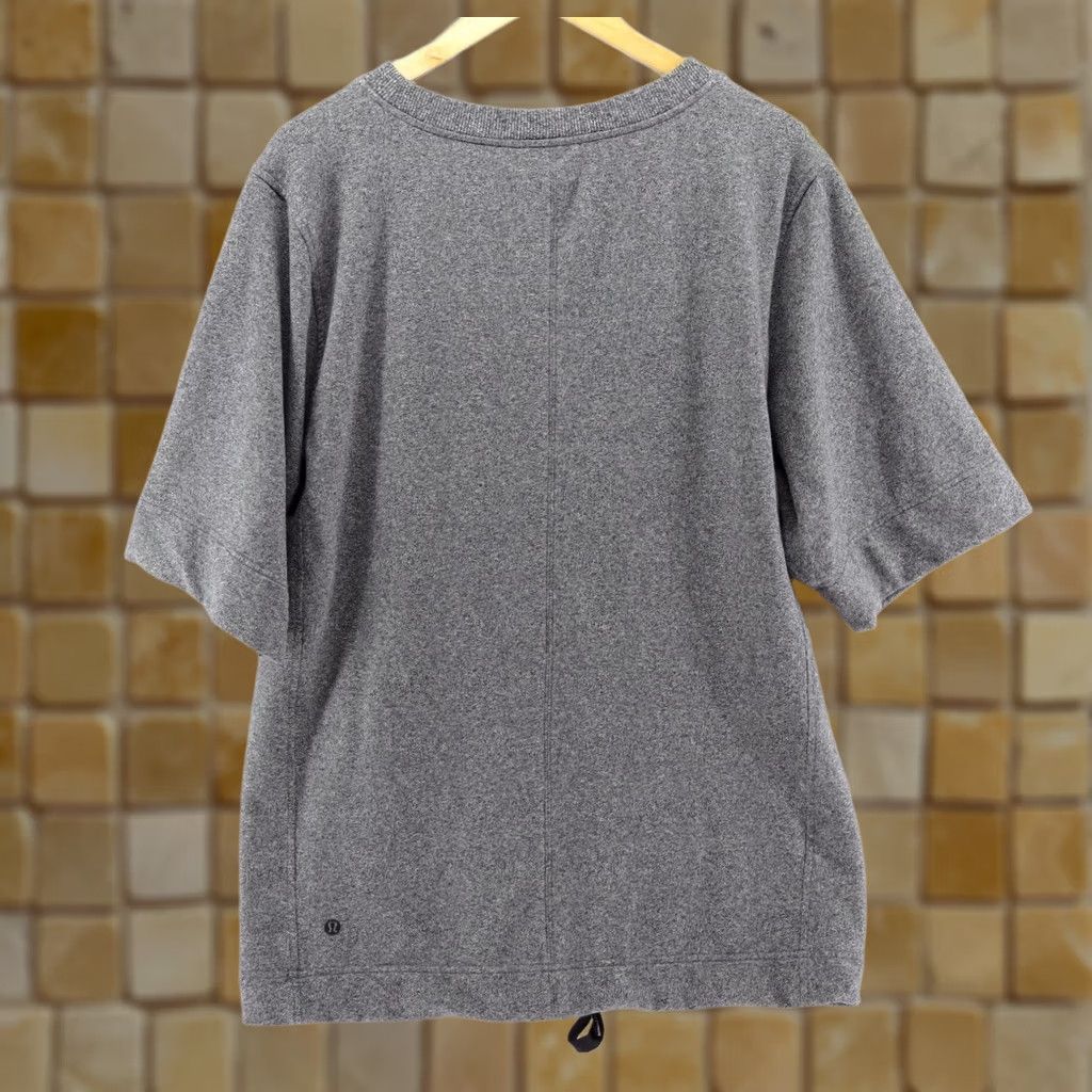 Lululemon Lululemon Women's Oversized Short Sleeve T-Shirt Heathered Black Sz 6 (Gray) Pullover Activewear Shirt Size 28" / US 6 / IT 42 - 1 Thumbnail