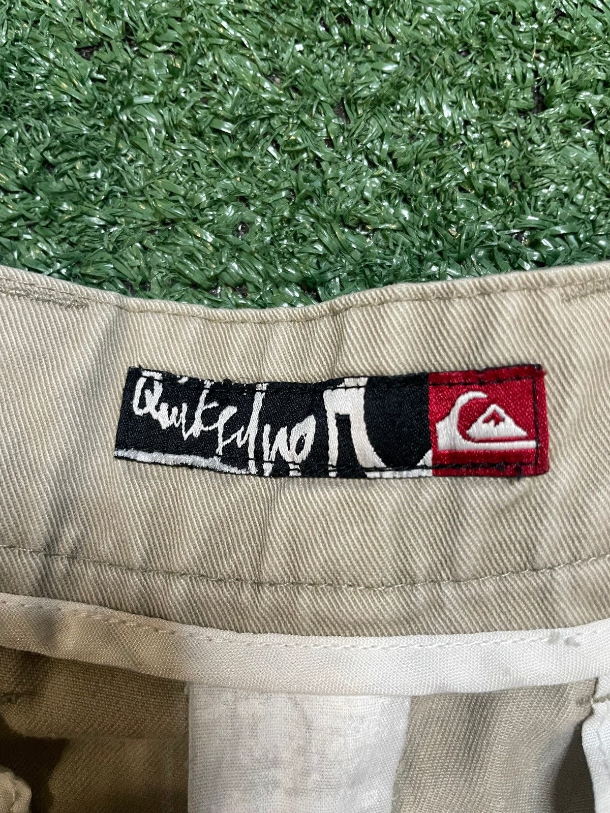 Quiksilver Vintage Quiksilver beige cargo shorts Size US 32 / EU 48 - 4 Thumbnail