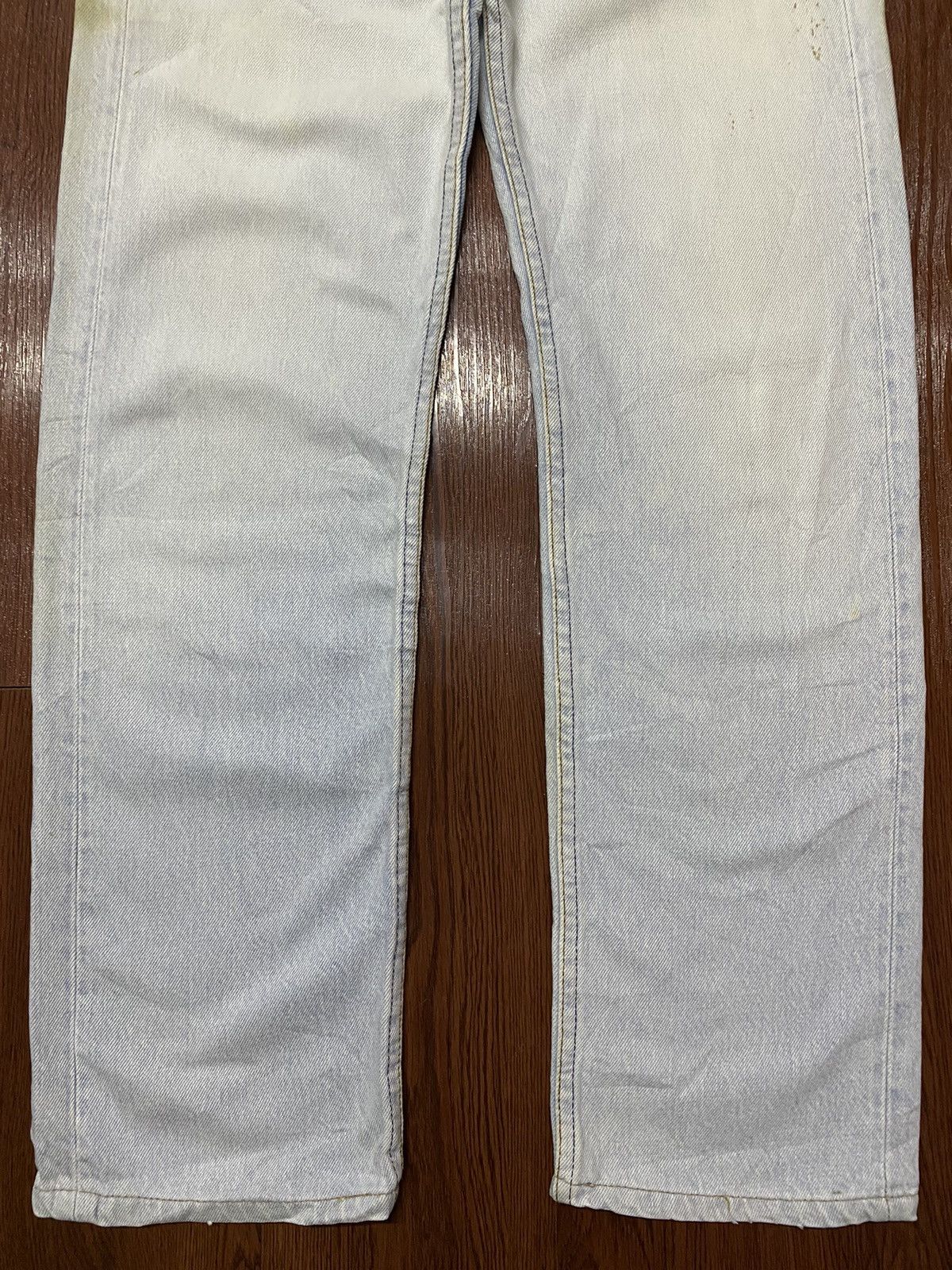 Levi's Vintage Clothing Vintage Levis501 90s Blue Faded Wash Loose Jeans Size US 28 / EU 44 - 5 Thumbnail