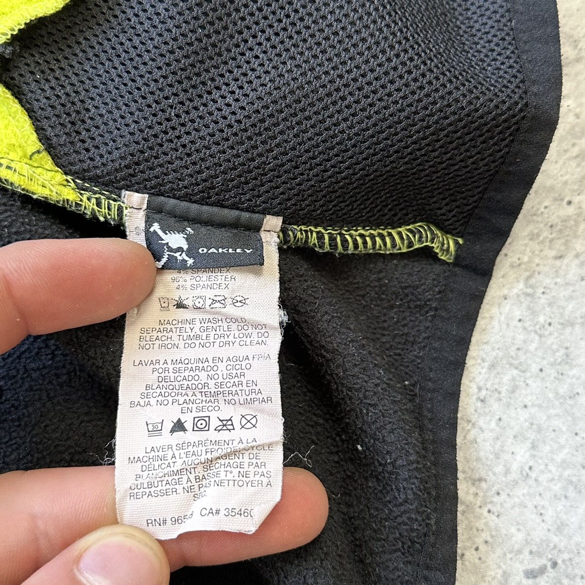 Oakley Oakley Running Zip Jacket Reflective Black Yellow Men’s Size US L / EU 52-54 / 3 - 13 Thumbnail