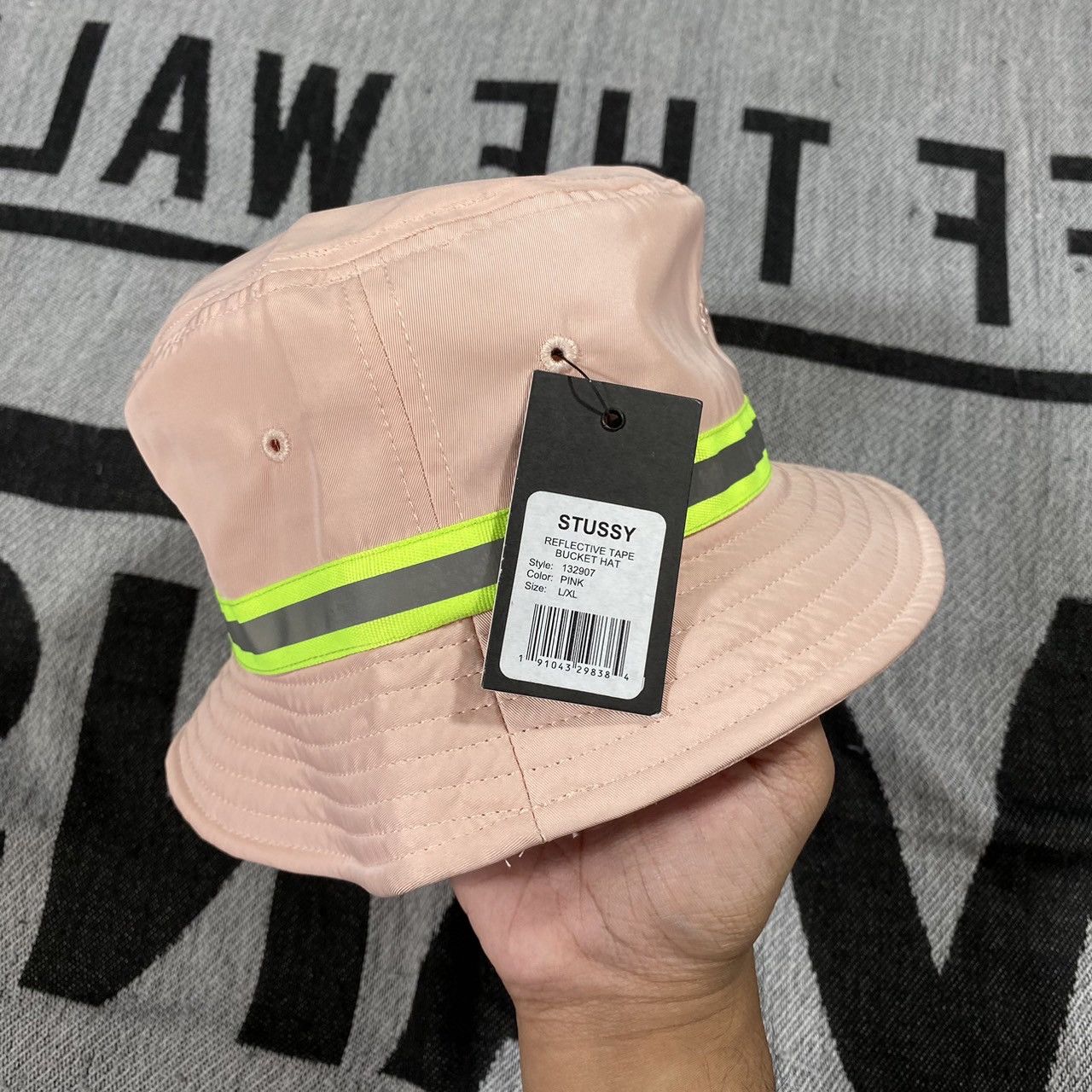 Stussy stussy reflective bucket hat pink size L/XL Size ONE SIZE - 3 Thumbnail