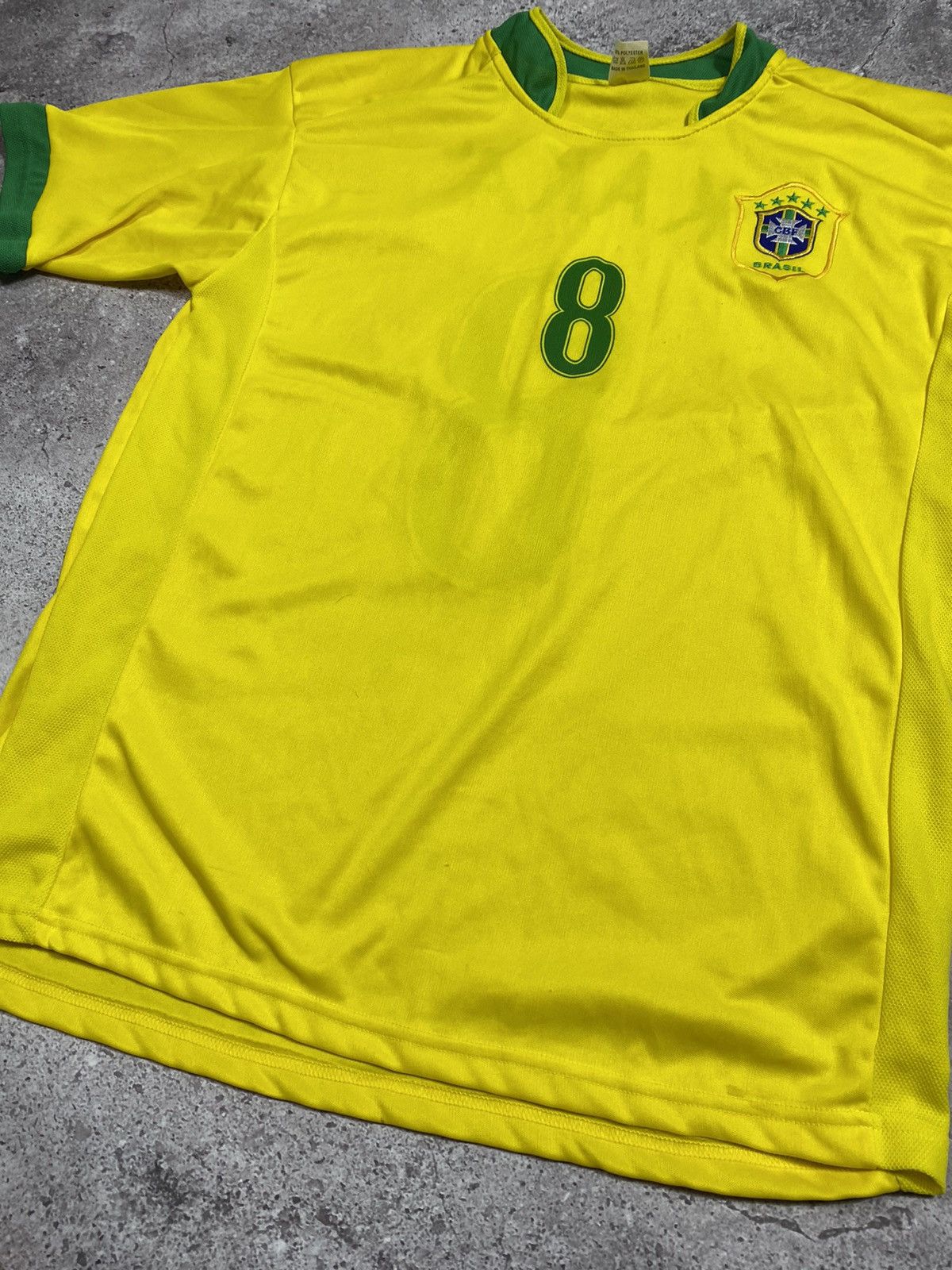Vintage Vintage KAKA BRASIL #8 jersey Size US L / EU 52-54 / 3 - 8 Thumbnail