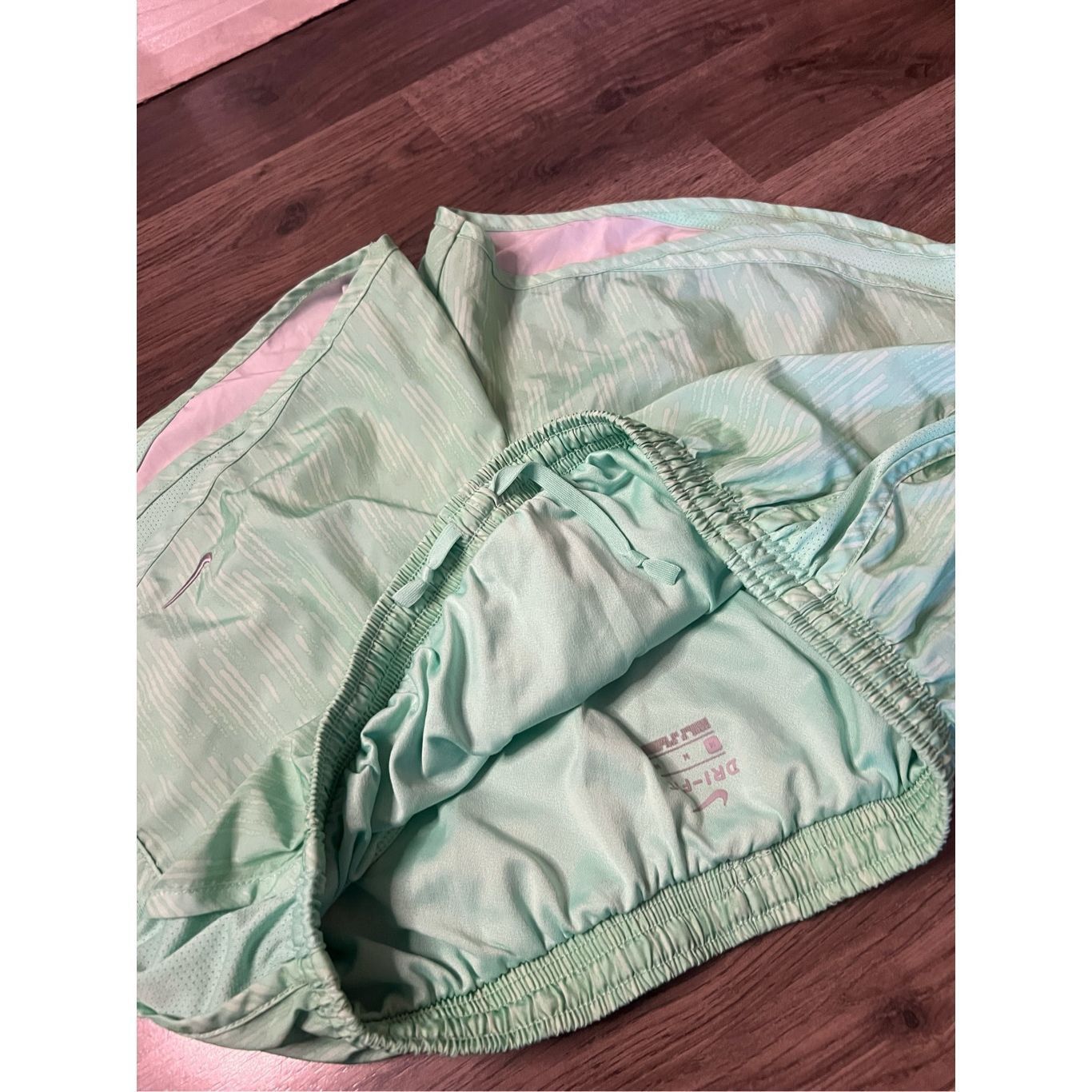 Nike Nike Green Patterned Dri-Fit Shorts Woman’s Size Medium Size 28" / US 6 / IT 42 - 6 Thumbnail