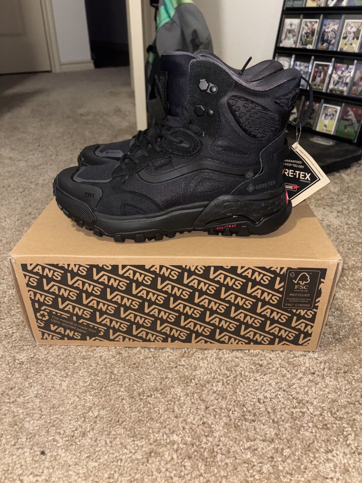 Vans Vans GORE-TEX Crestline Boots Size US 7 / EU 40 - 2 Thumbnail