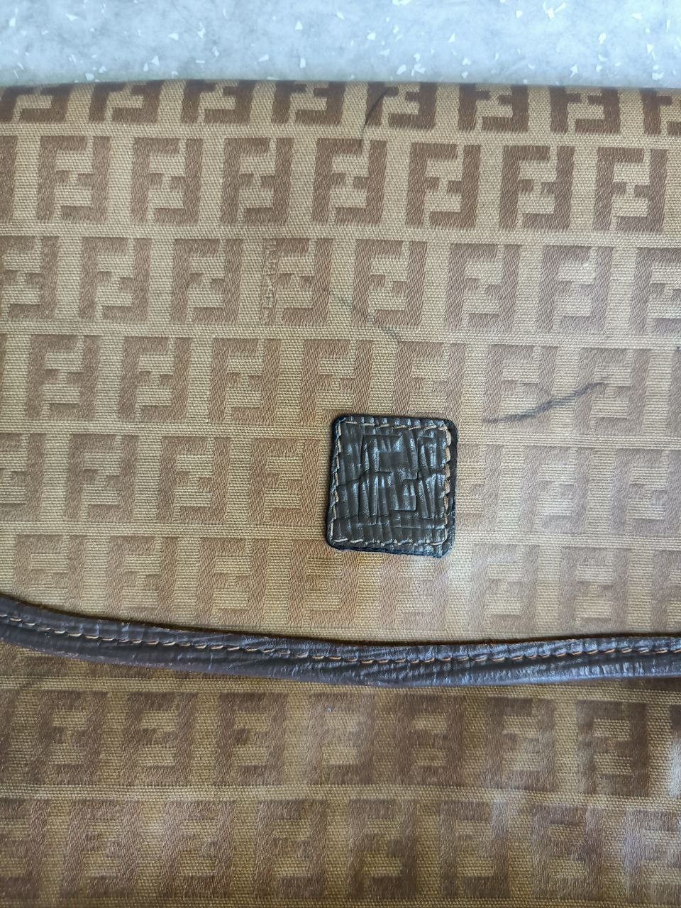 Fendi 💥Rare💥Authentic Fendi Roma Crossbody monogram bag Size ONE SIZE - 11 Thumbnail
