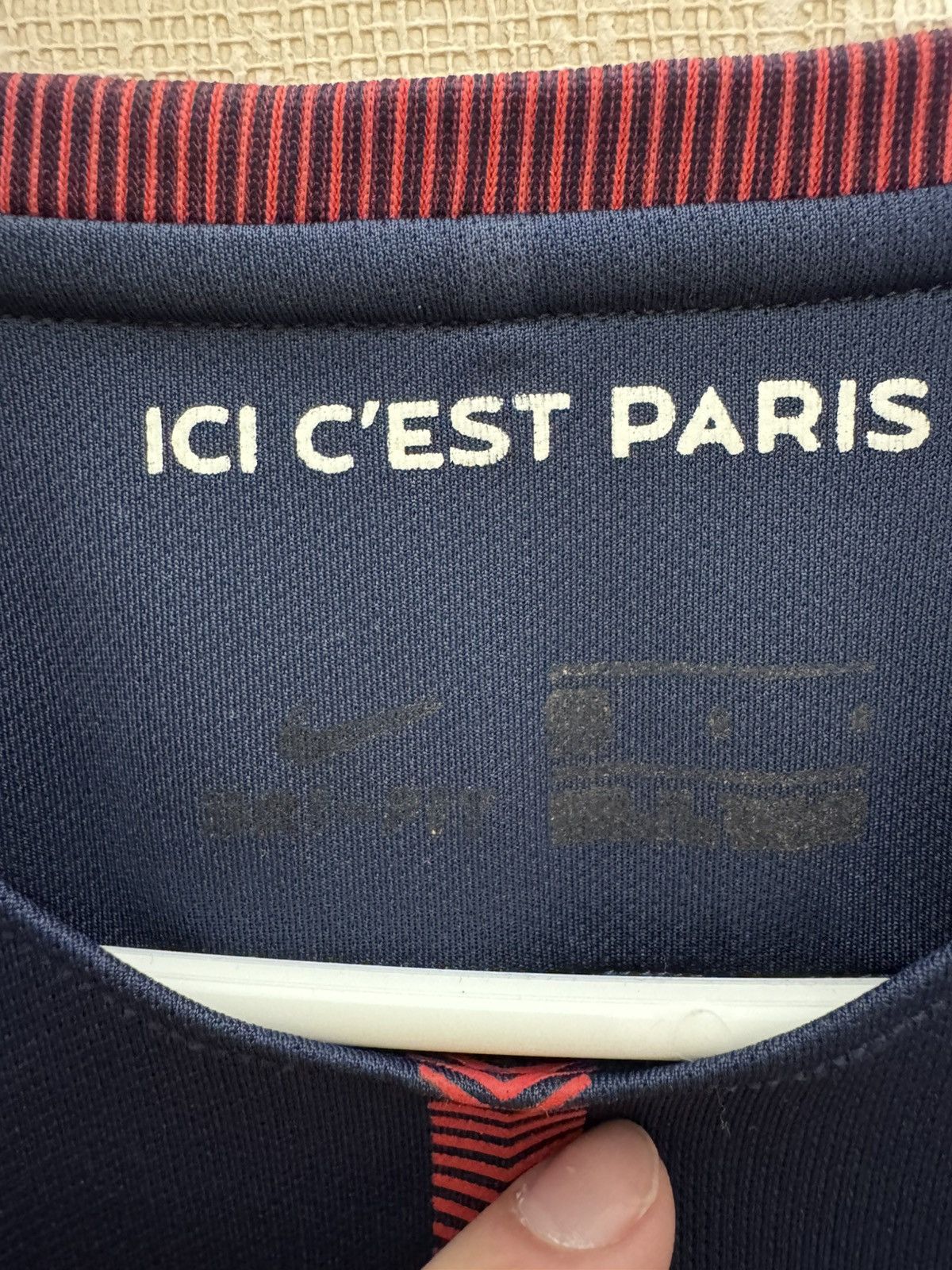 Nike PSG training shirt 2017 Size US M / EU 48-50 / 2 - 4 Thumbnail