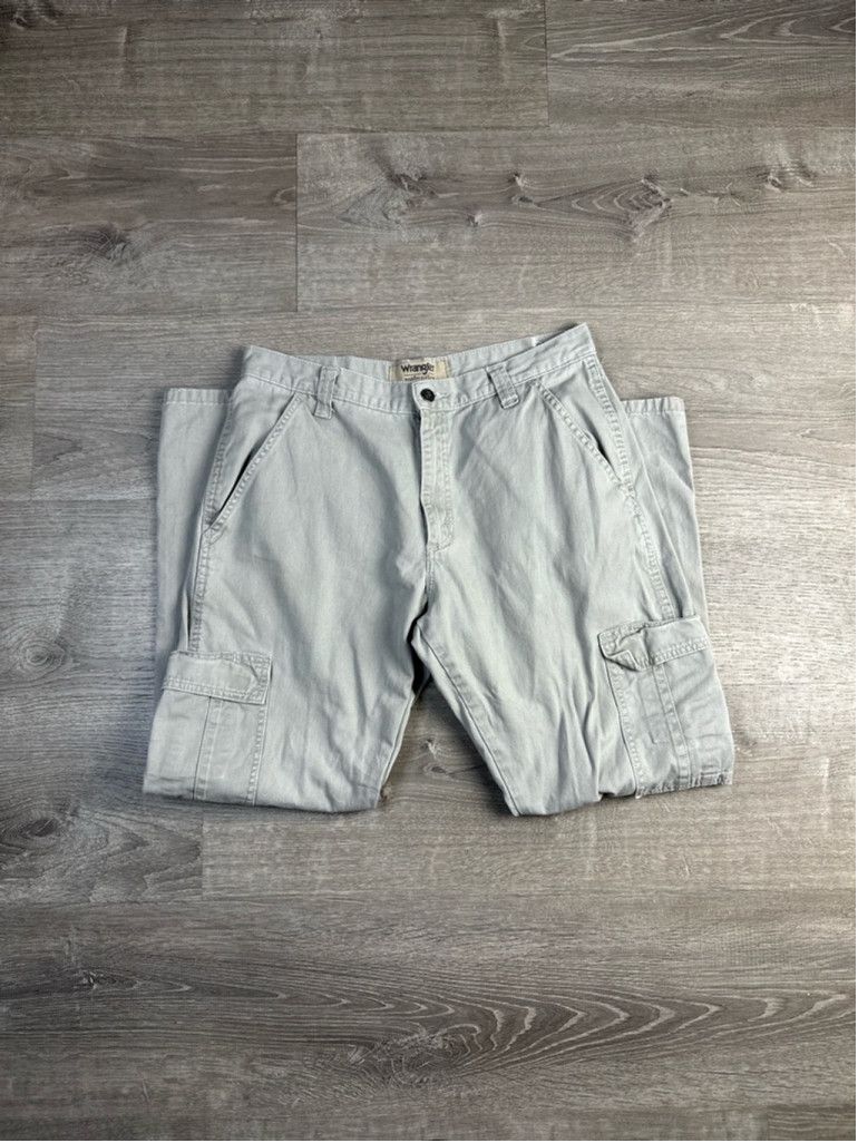 Wrangler Men's Wrangler Beige Cargo Pants Size 33x30 Size US 33 - 2 Thumbnail