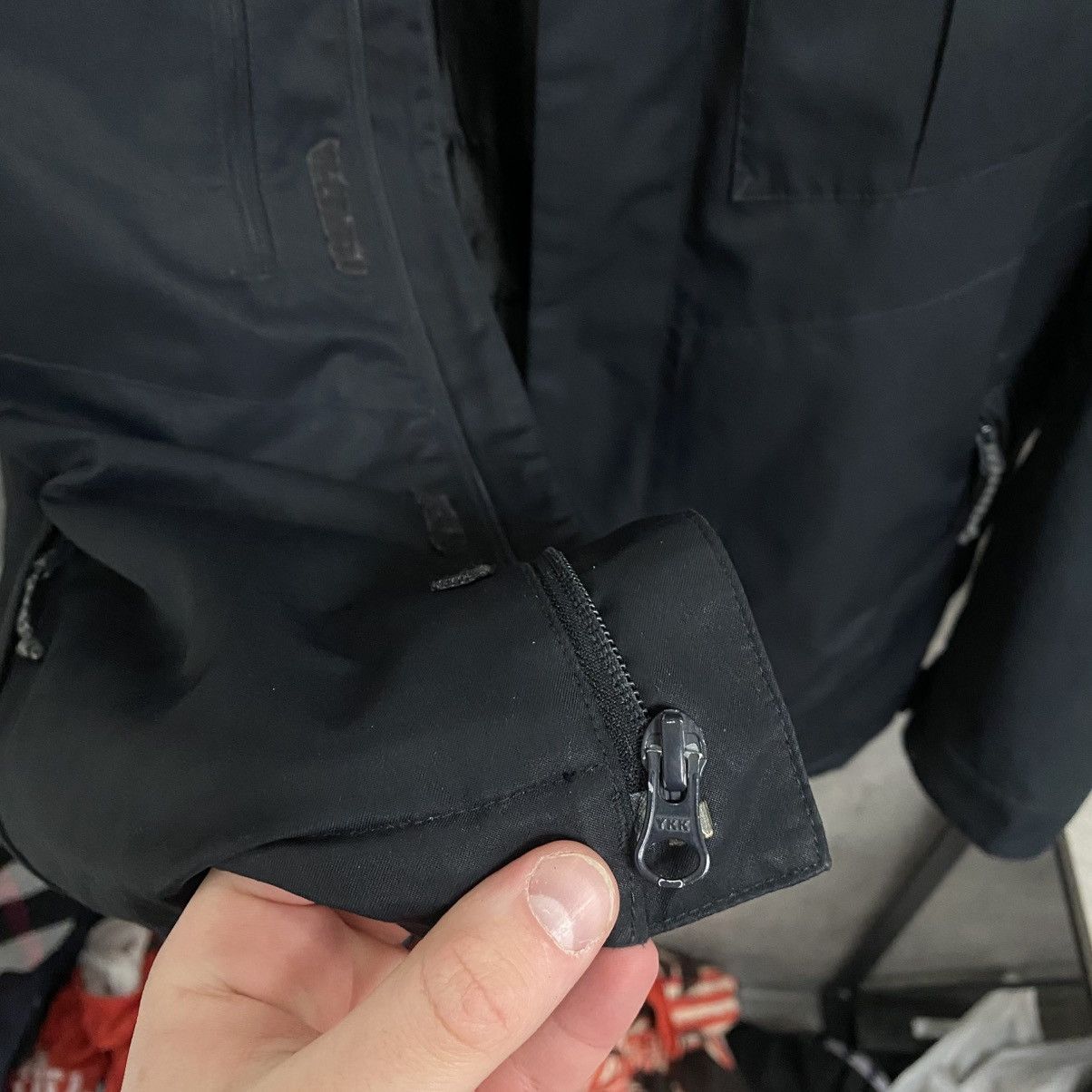Oakley Vintage Oakley Jacket Black Gorpcore Y2K Size US L / EU 52-54 / 3 - 12 Thumbnail