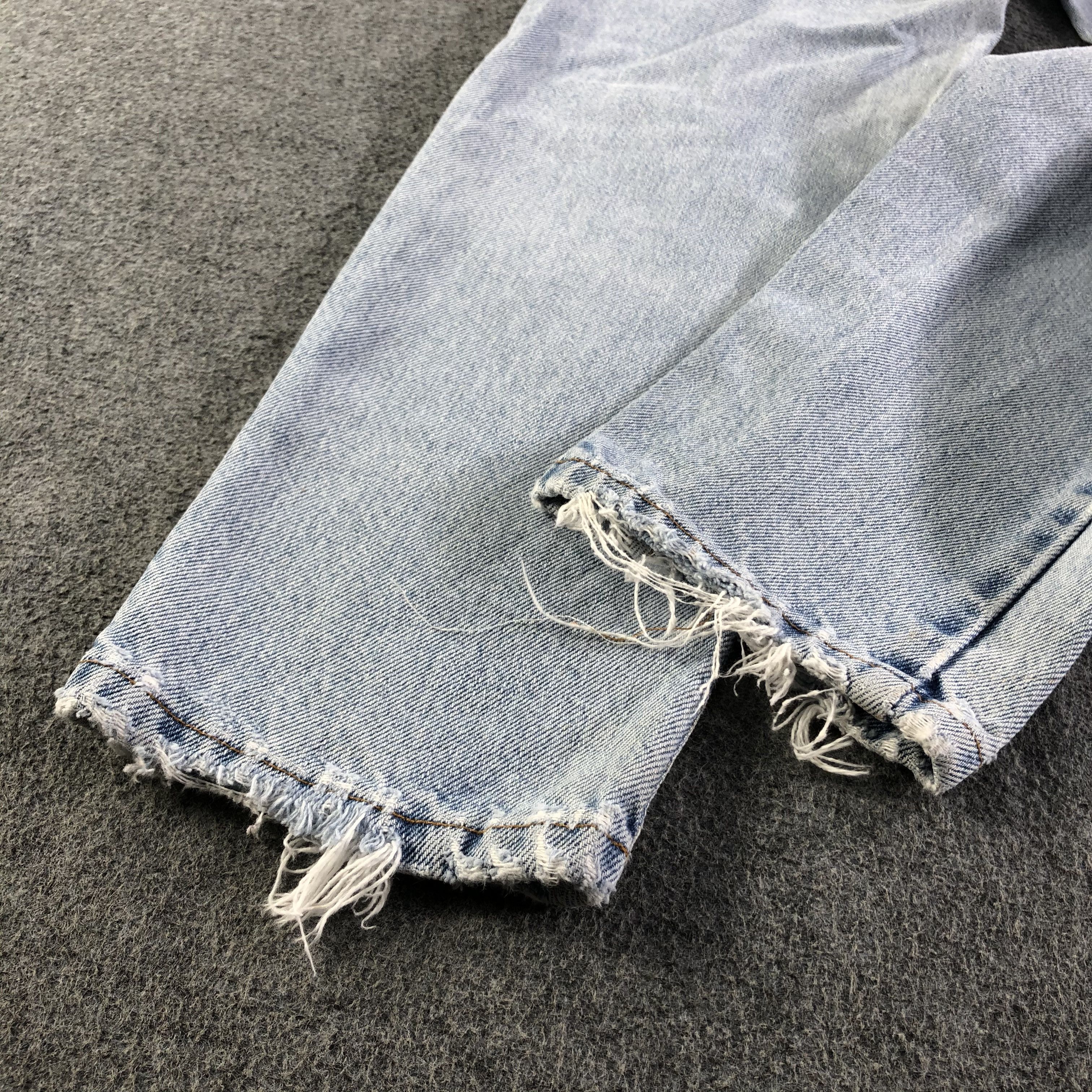Levi's Vintage Light Wash Levis 550 Jeans-J3490 Size US 27 - 6 Thumbnail