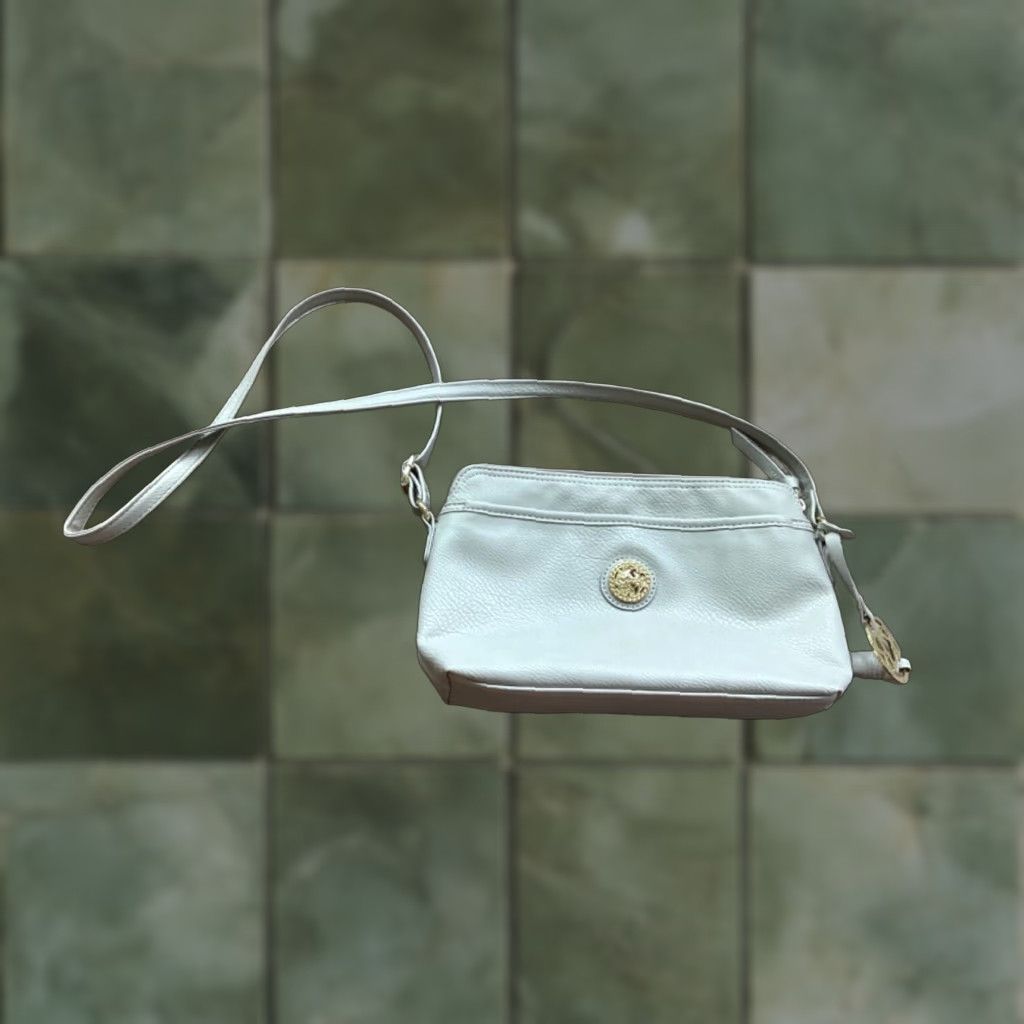 Vintage Kim Rogers Ivory Crossbody Purse Women Adjustable Strap Organizer Designer 8x8x3 Size ONE SIZE - 1 Thumbnail