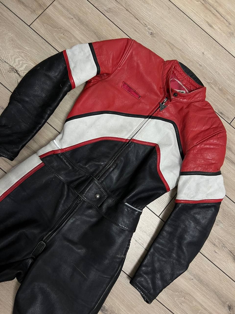 Dainese Dainese Vintage 2 piece Leather Suit Motorcycle EUR 44 Size US S / EU 44-46 / 1 - 8 Thumbnail