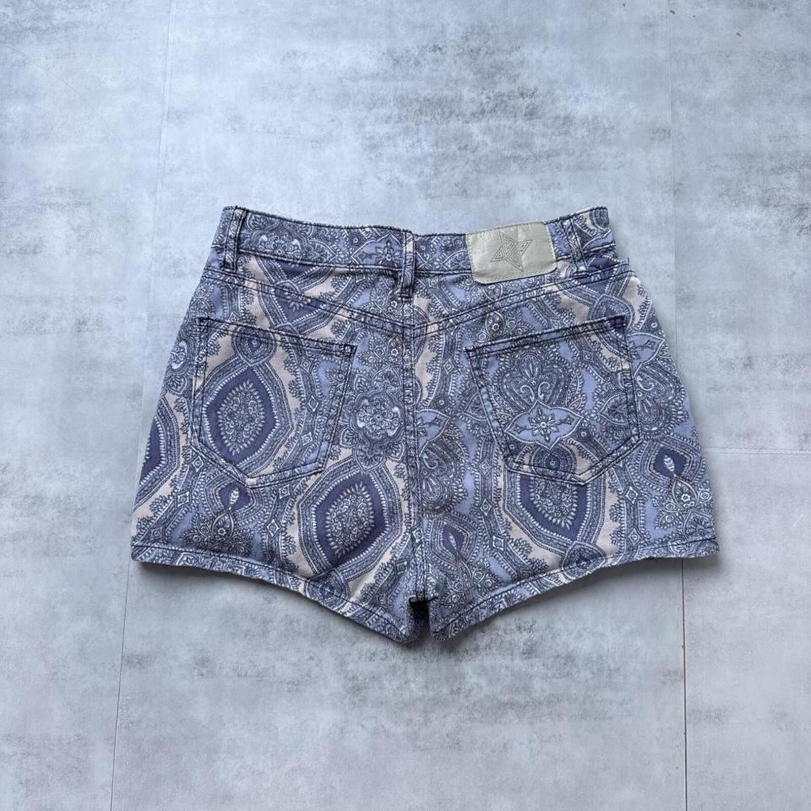 Bcbgmaxazria Y2K BCBG 00s Purple Grunge Shorts Size 27" / US 4 / IT 40 - 1 Thumbnail