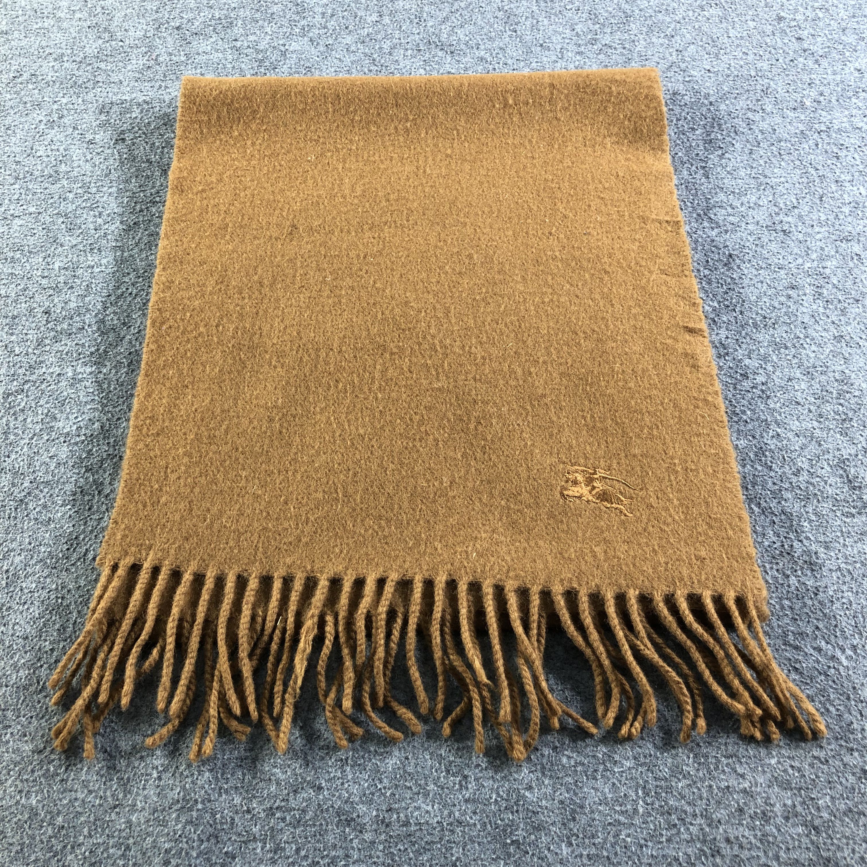 Burberry Burberrys Plain Wool Scarf Muffler Neckwear V2067 Size ONE SIZE - 3 Thumbnail