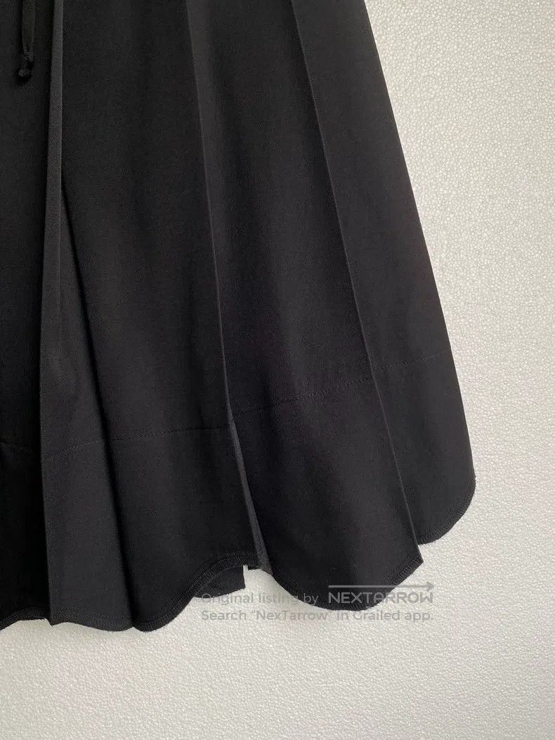 Comme des Garcons Comme Des Garcons size S Heavy silk and wool blended petal Size 23" - 5 Thumbnail
