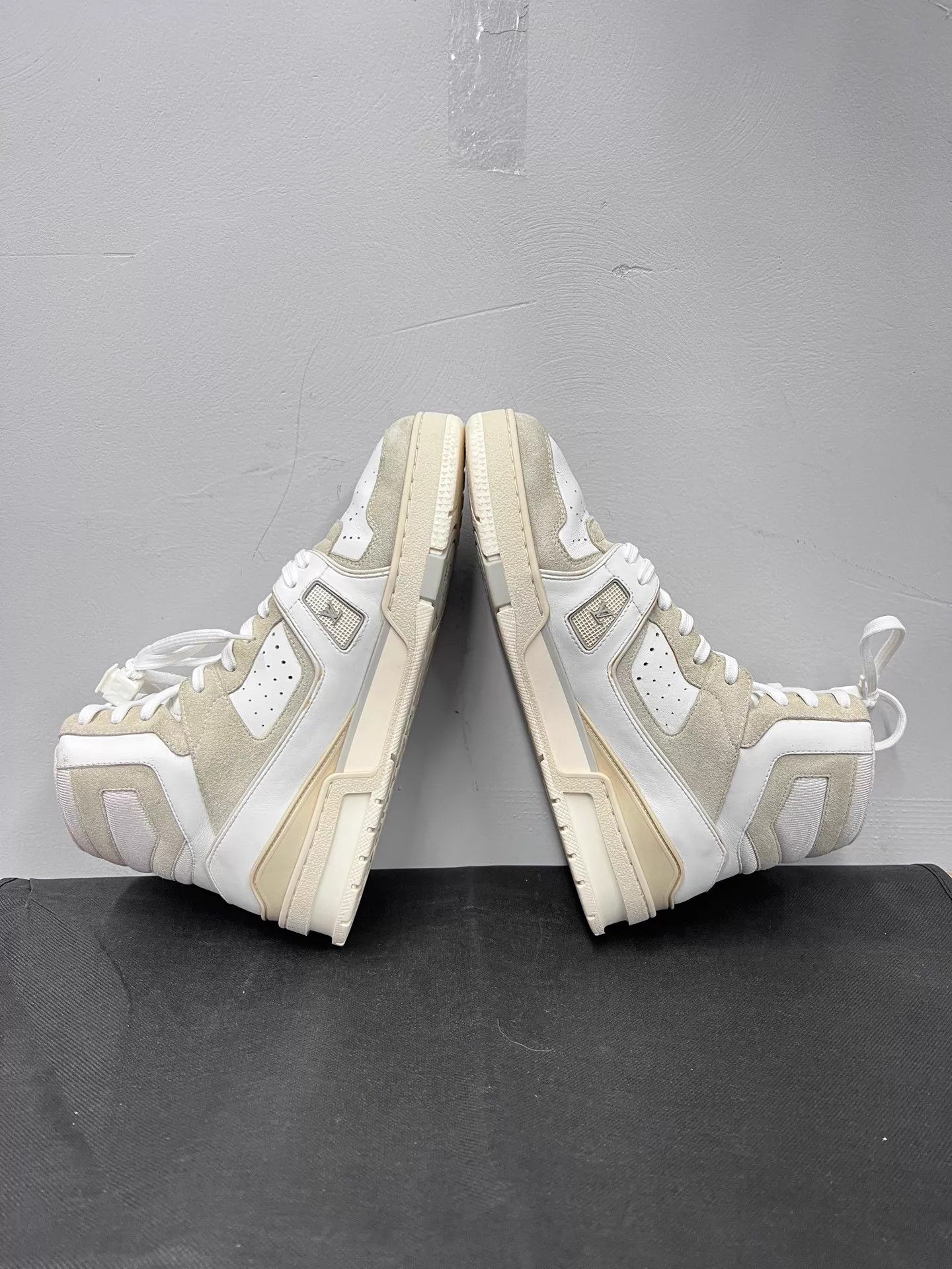 Louis Vuitton Louis Vuitton Trainer Gray White High Top US 6.5 / EU 40.5 Size US 7.5 / EU 40-41 - 5 Thumbnail