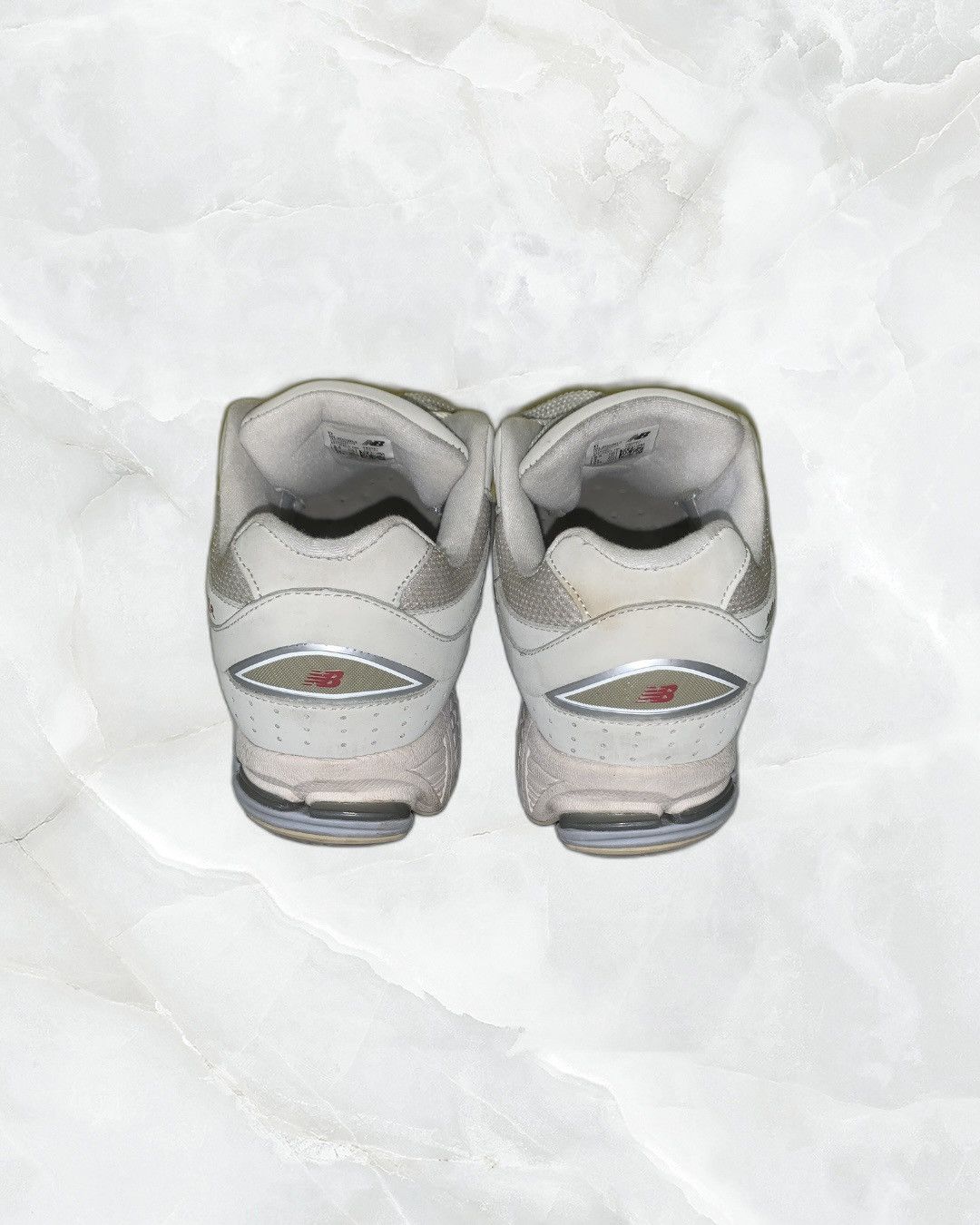 New Balance NEW BALANCE 2002R CREAM WHITE Size US 9.5 / EU 42-43 - 3 Thumbnail