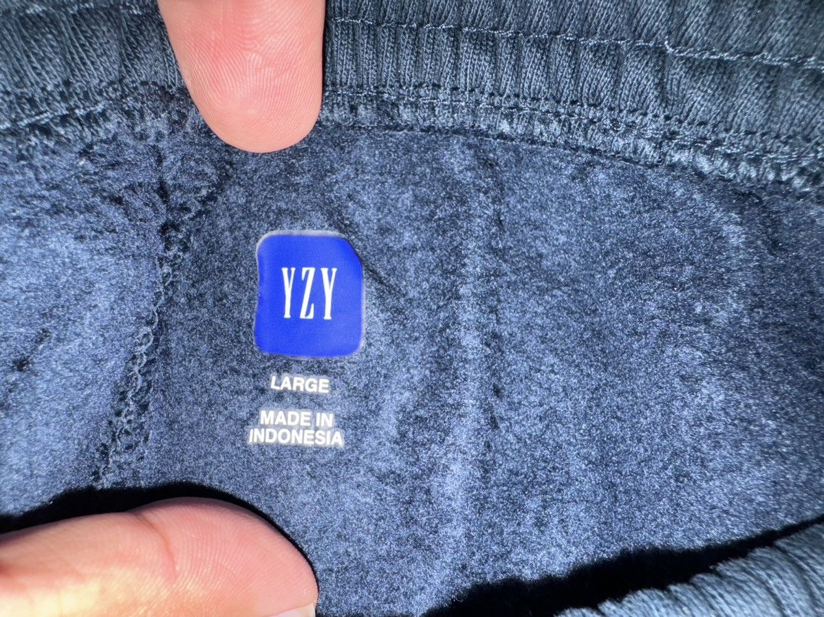 Balenciaga × Gap × Kanye West Yeezy Gap Sweatpants Navy Size Large Size US 34 / EU 50 - 7 Thumbnail