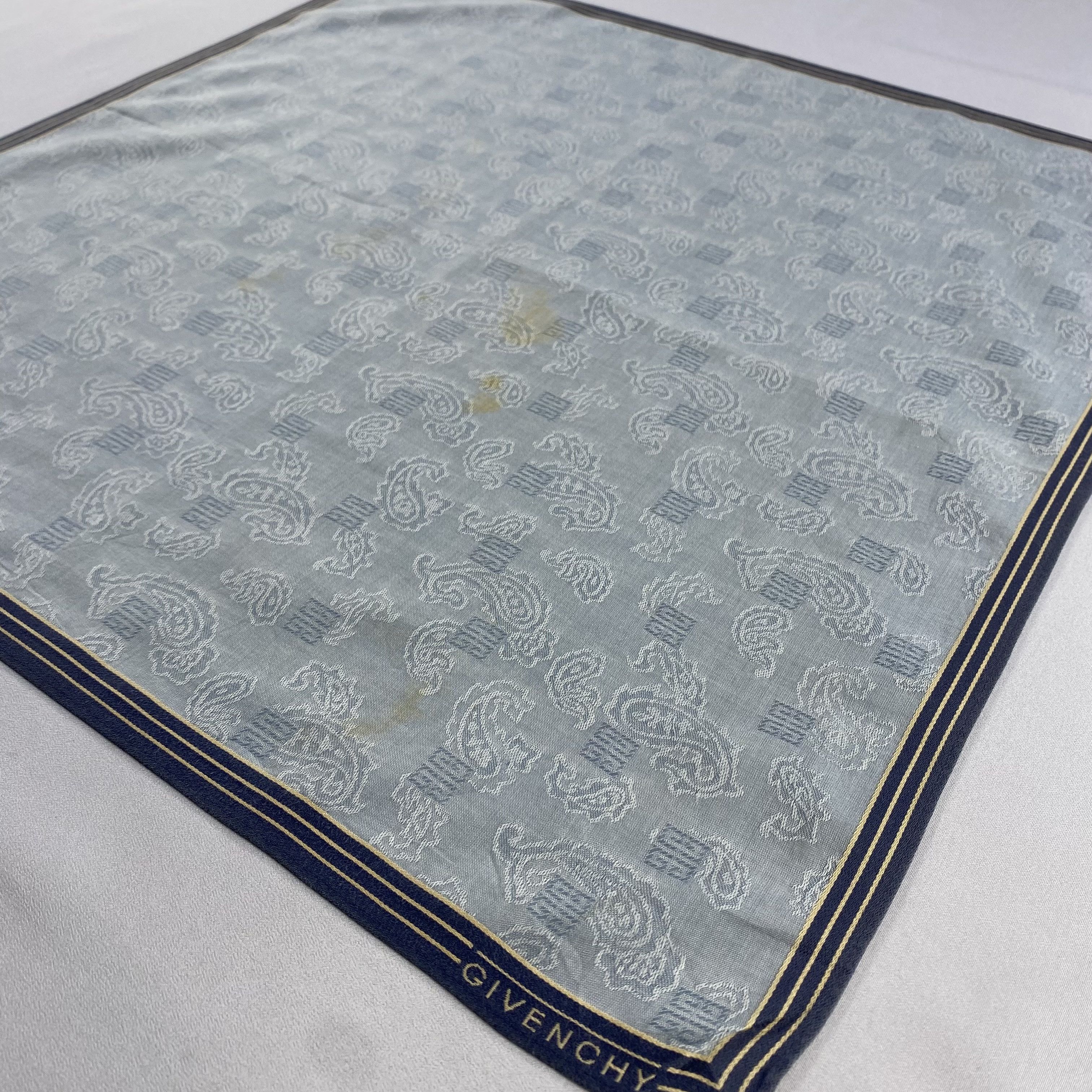 Vintage Givenchy Bandana/ Handkerchief / Neckerchief-P965 Size ONE SIZE - 2 Thumbnail