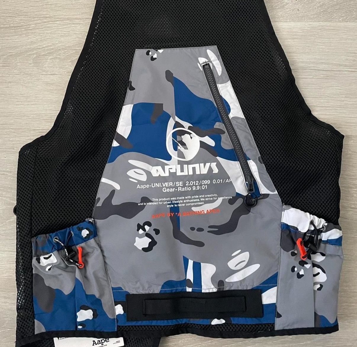 Aape × Bape AAPE By A Bathing Ape utility gilet in camo Size US M / EU 48-50 / 2 - 2 Thumbnail