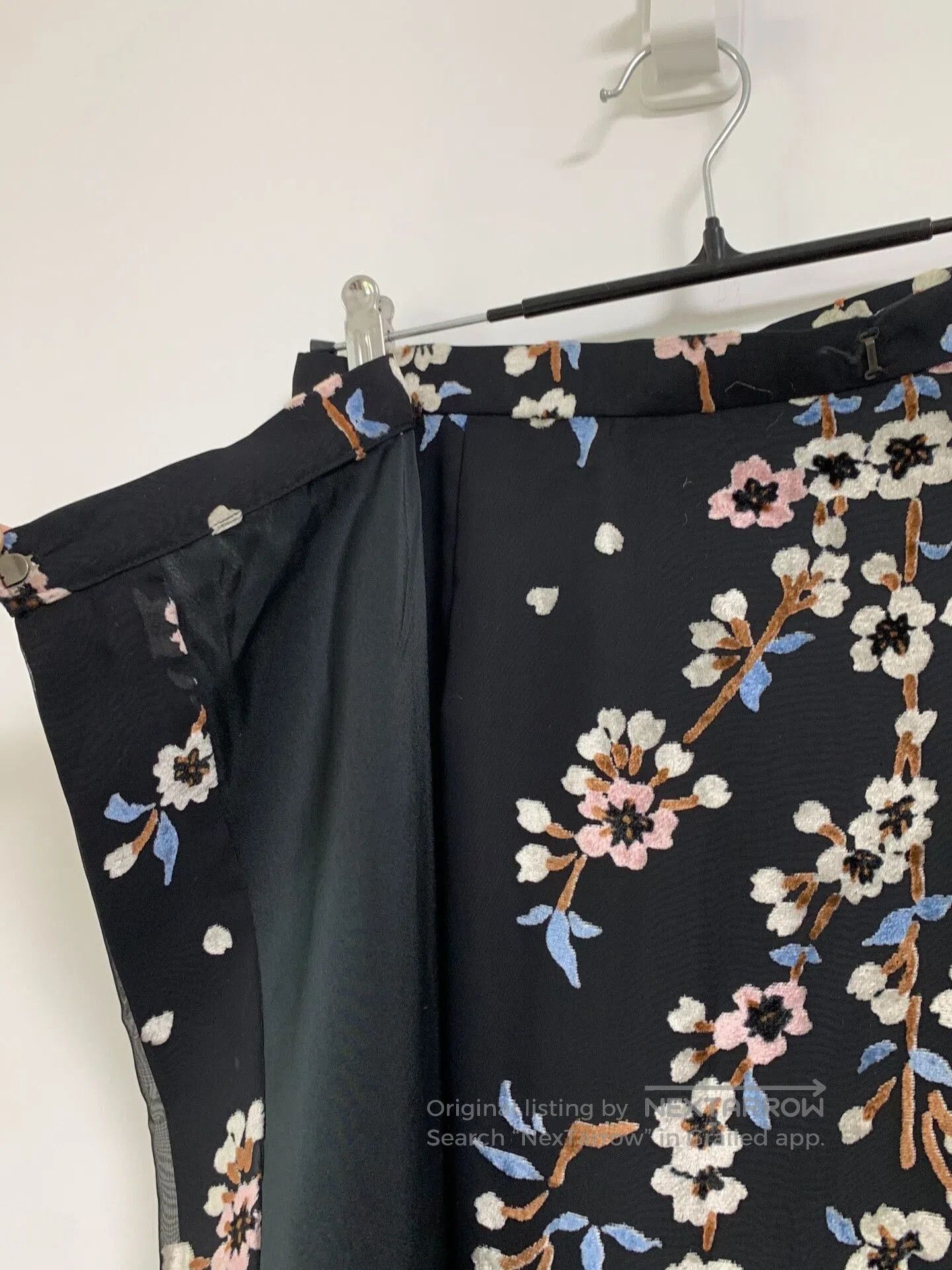 KEITAMARUYAMA Embroidered Floral Velvet Midi Skirt. Size 28" / US 6 / IT 42 - 3 Thumbnail