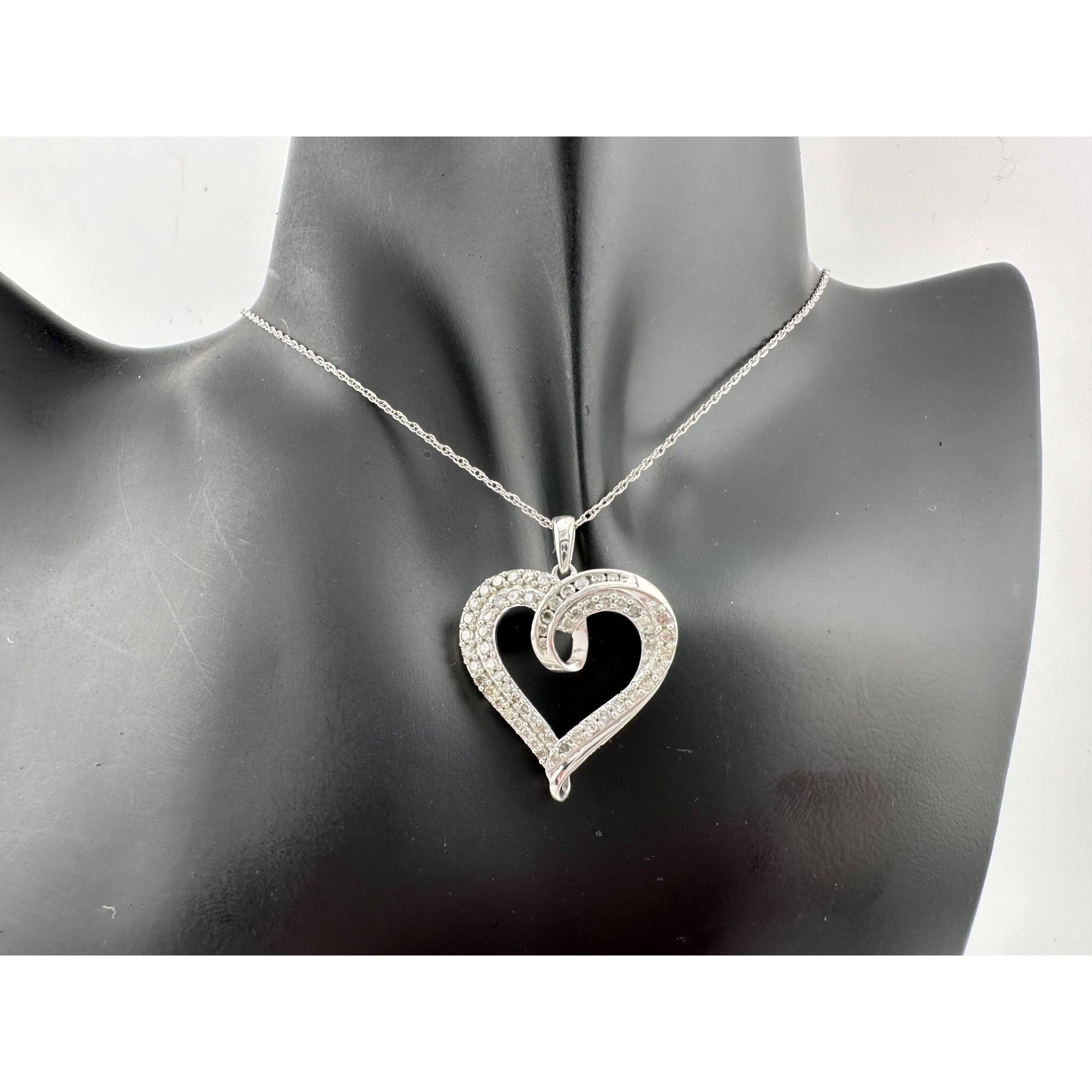 Other Stunning 1 Ct Natural Diamond Heart Shaped Pendant with Chai Size ONE SIZE - 15 Thumbnail