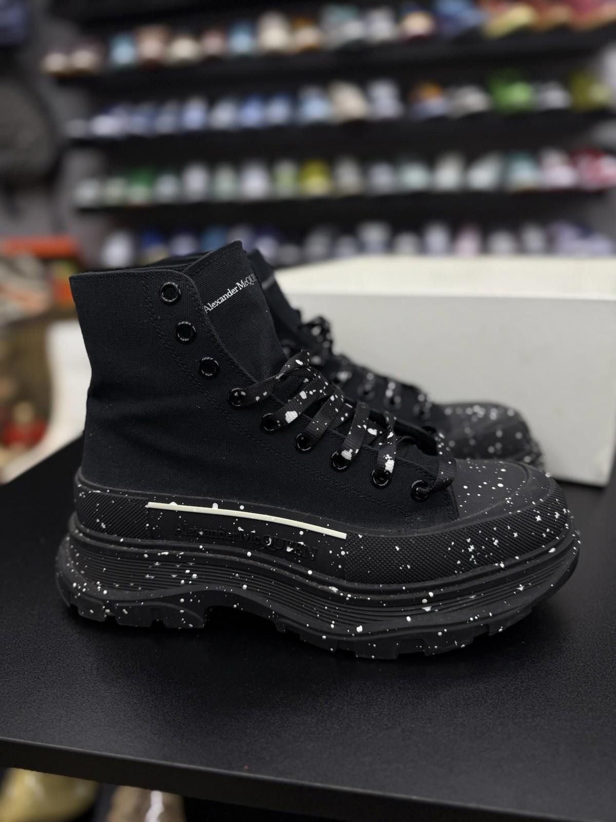Alexander McQueen Alexander McQueen Boot Tread Black Splatter Boots 42EU/9US Size US 9 / EU 42 - 1 Thumbnail