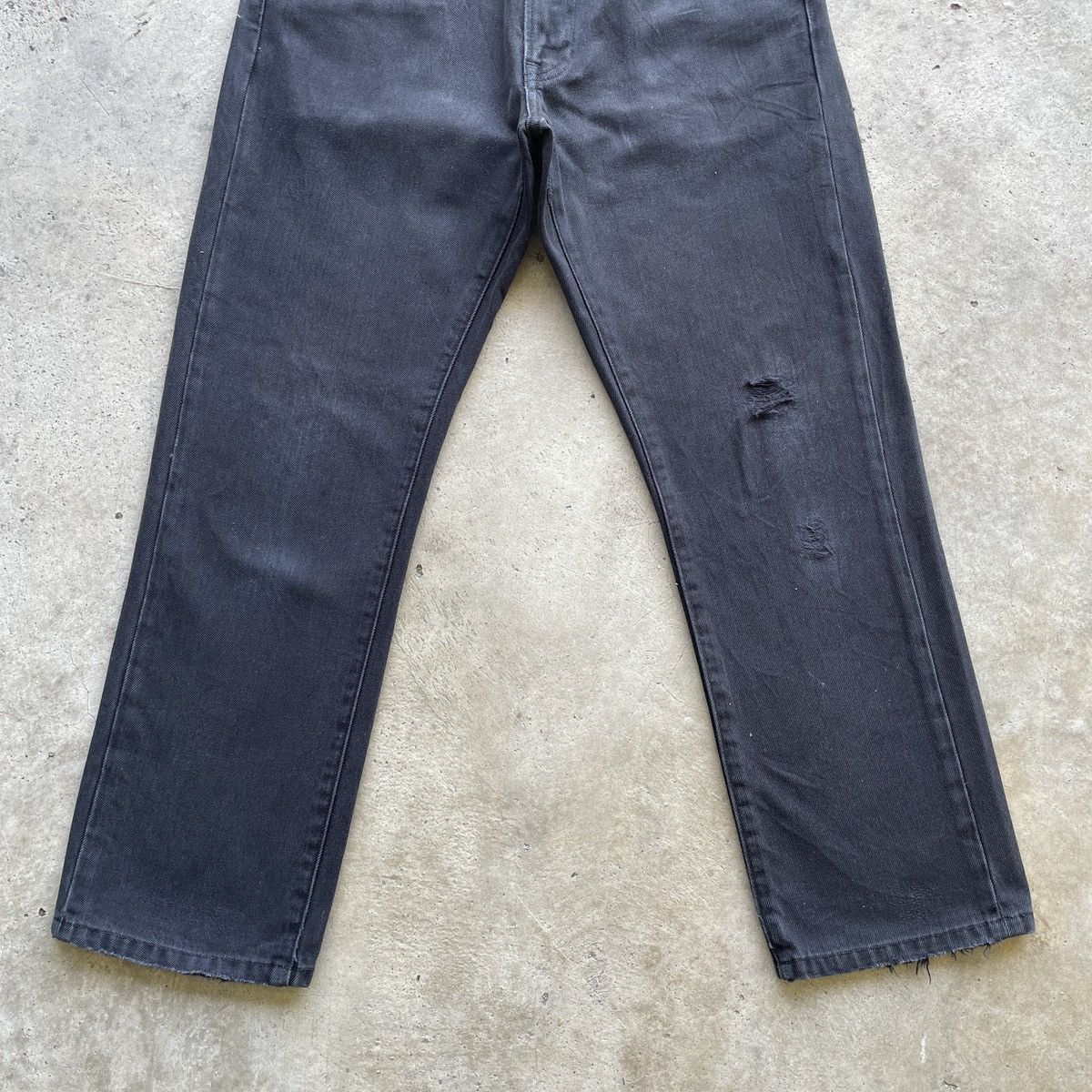 Japanese Brand Vintage Japan Jeans Black Faded Distressed Denim Pants W30 Size US 30 / EU 46 - 4 Thumbnail