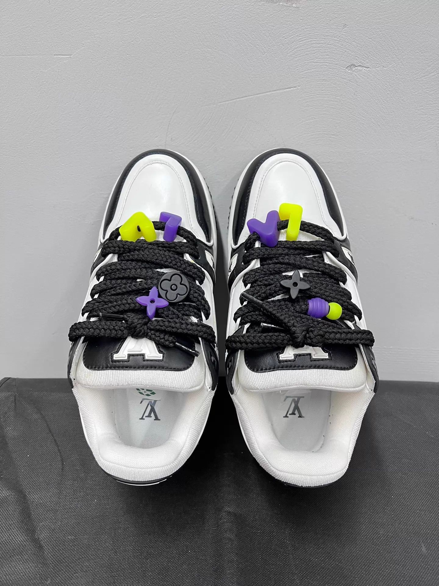 Louis Vuitton LV Trainer Maxi Black White 8/42 Mint Worn 2x Box Size US 9 / EU 42 - 4 Thumbnail