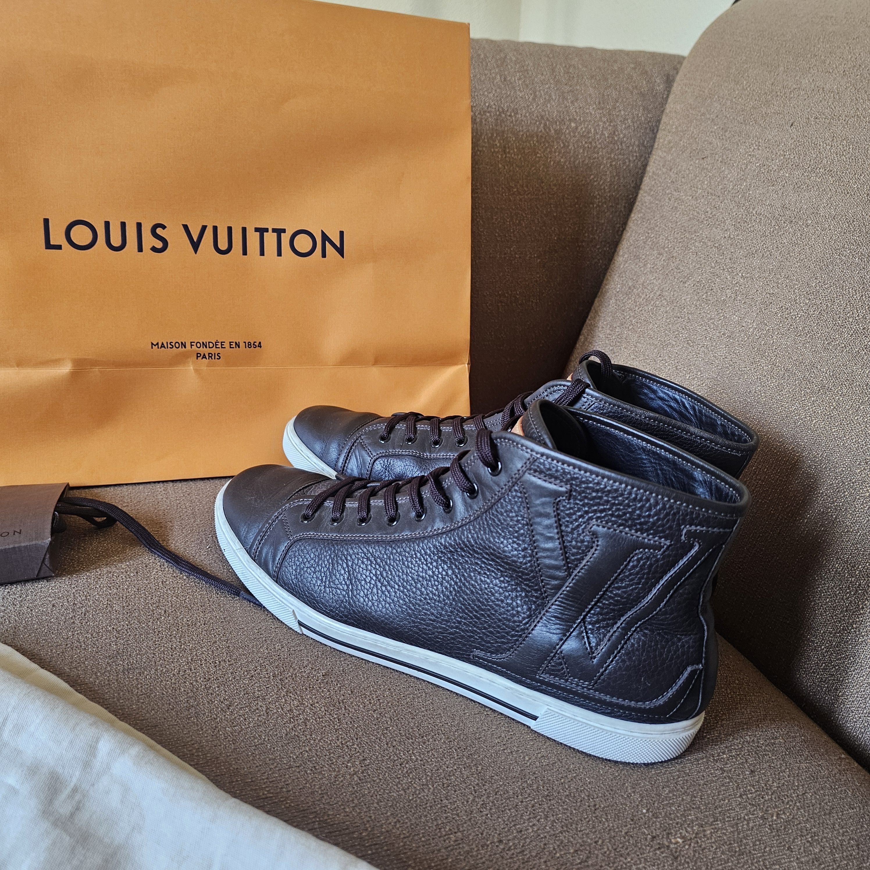 Louis Vuitton Louis Vuitton High Top Leather Brown Sneakers LV Sz 9, US 10 Size US 10 / EU 43 - 10 Thumbnail