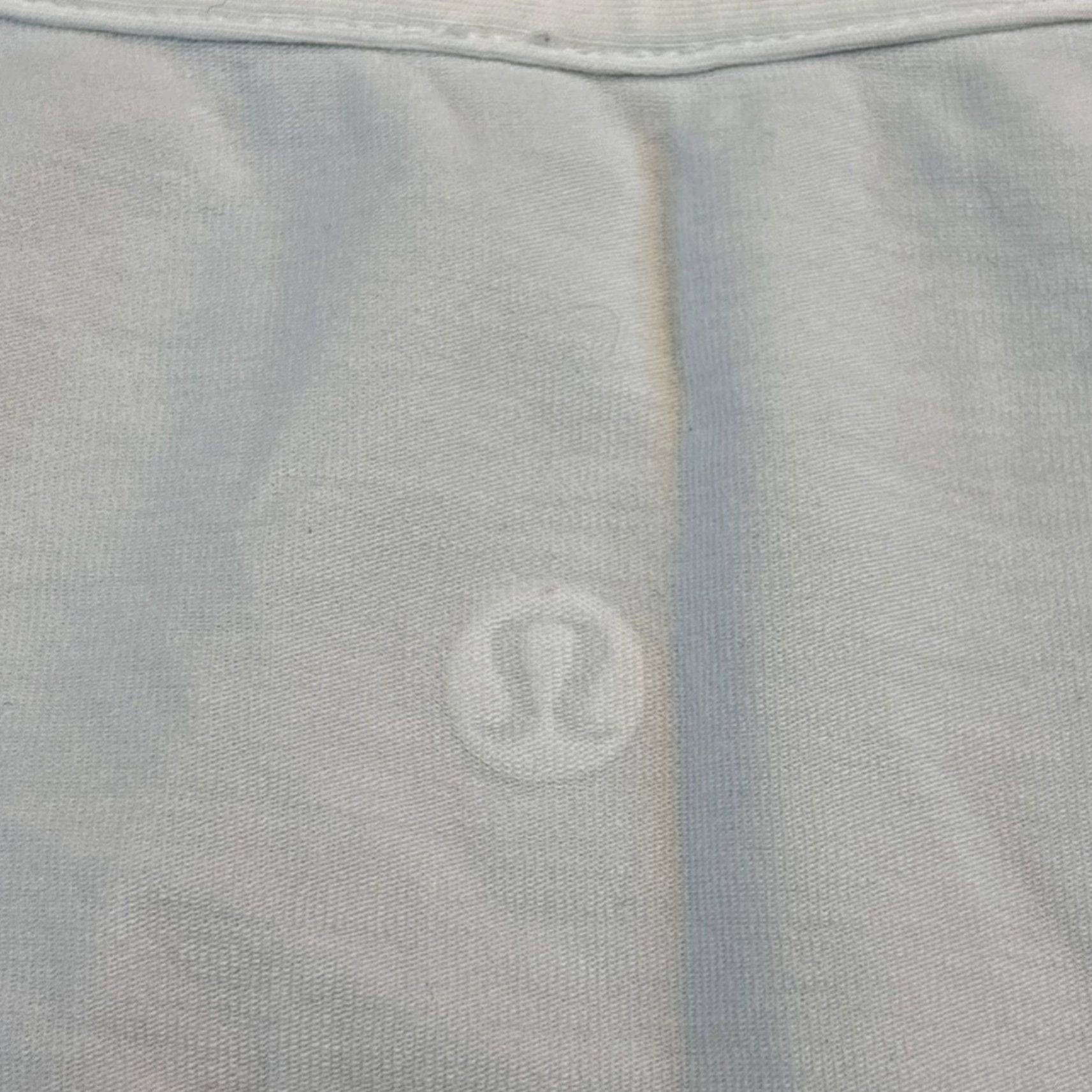 Lululemon Lululemon Fundamenta White V-Neck T-Shirt Mens Size L White Activewear/Casual Shirt Size US L / EU 52-54 / 3 - 2 Thumbnail